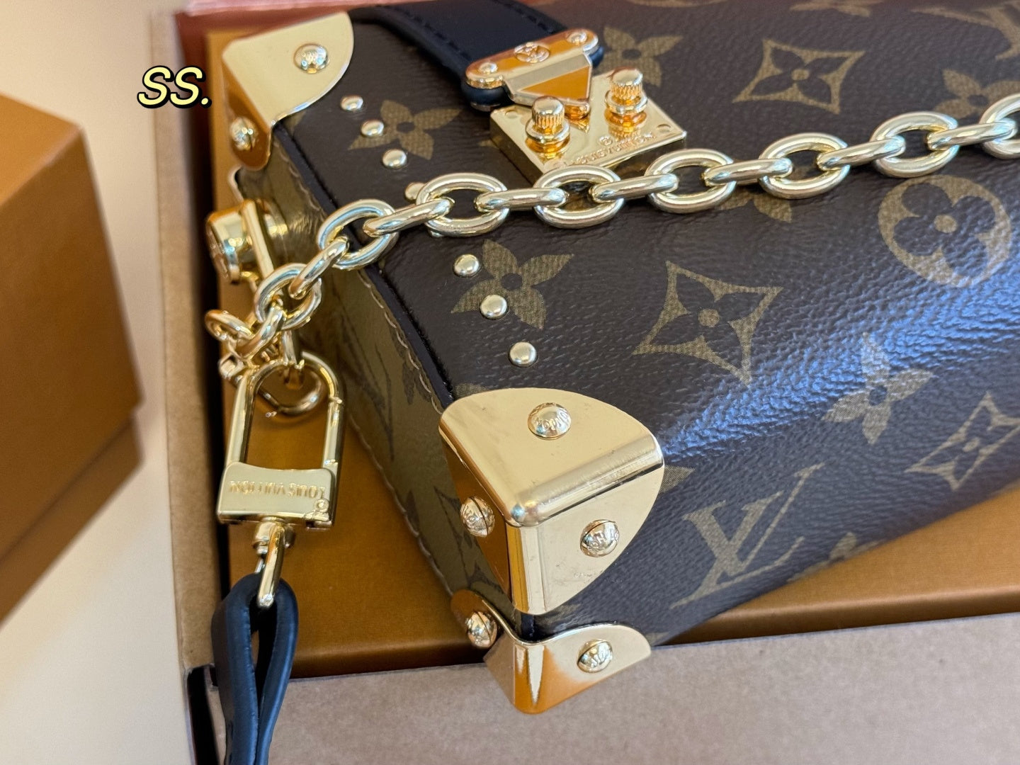 LV Side Trunk Soft luggage case