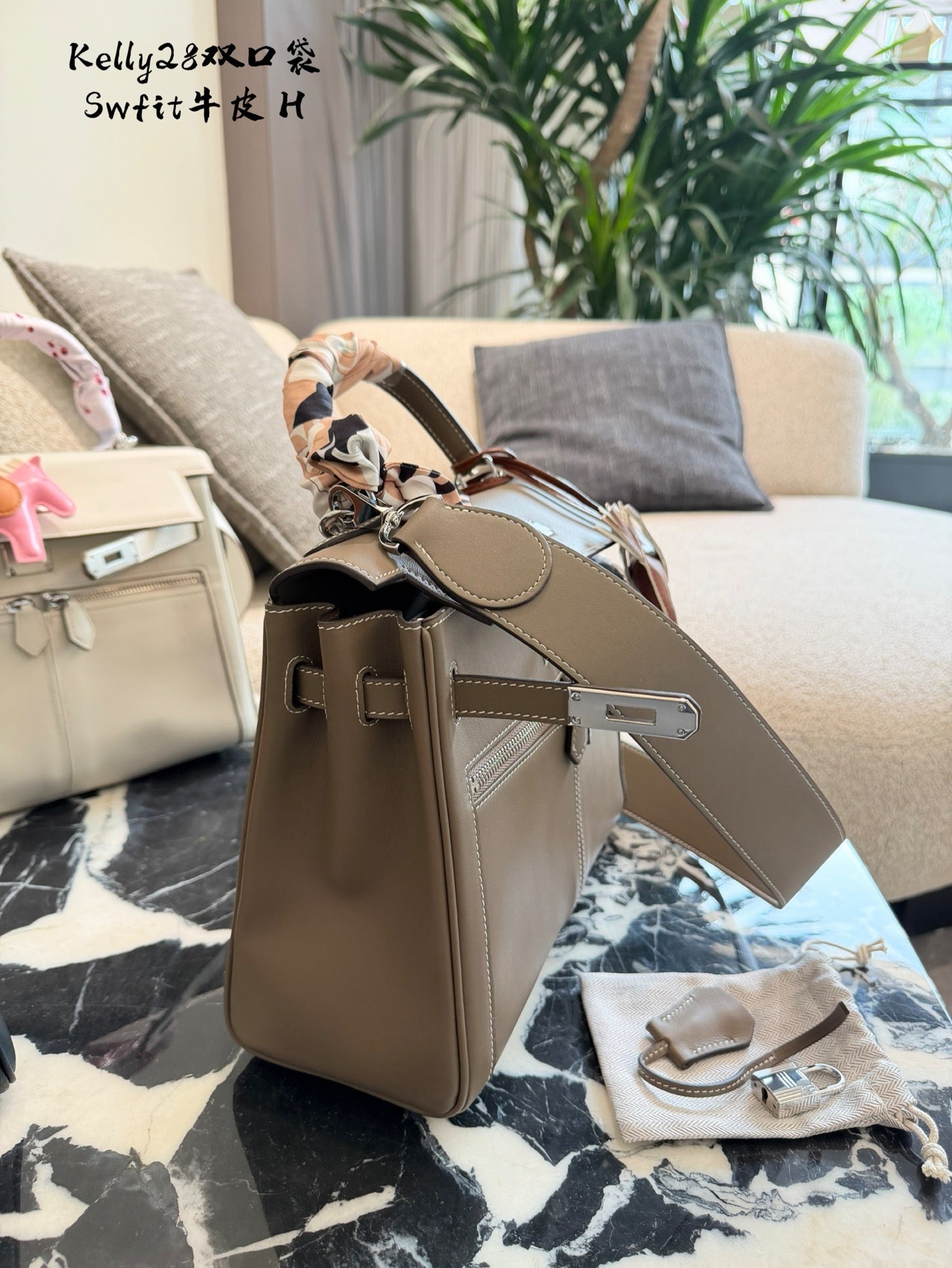 Hermès Kelly Lakis 28