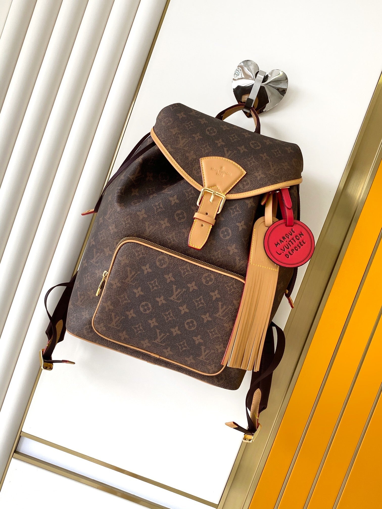 1:1 Replica LV backpack