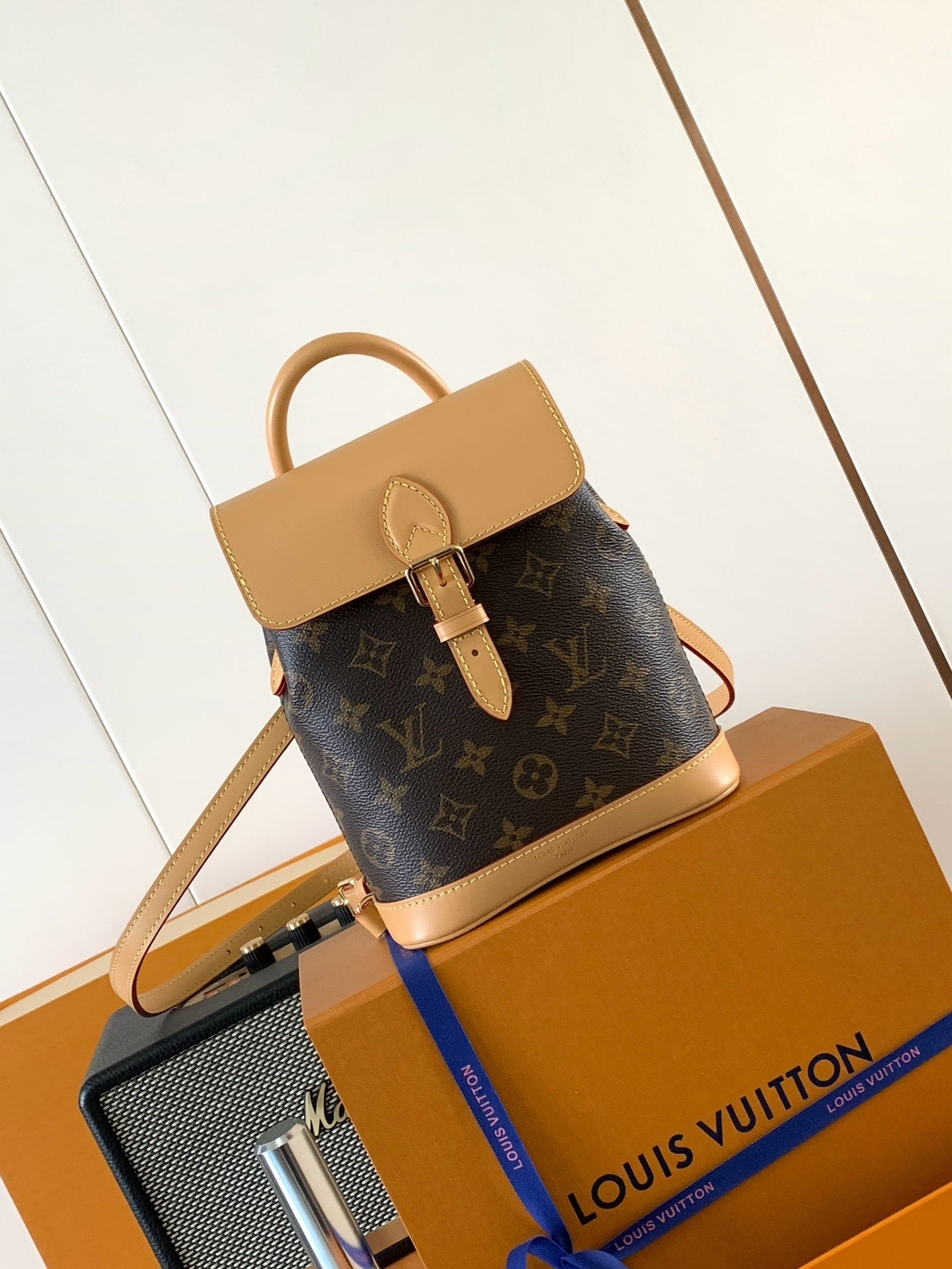 1:1 Replica LV backpack