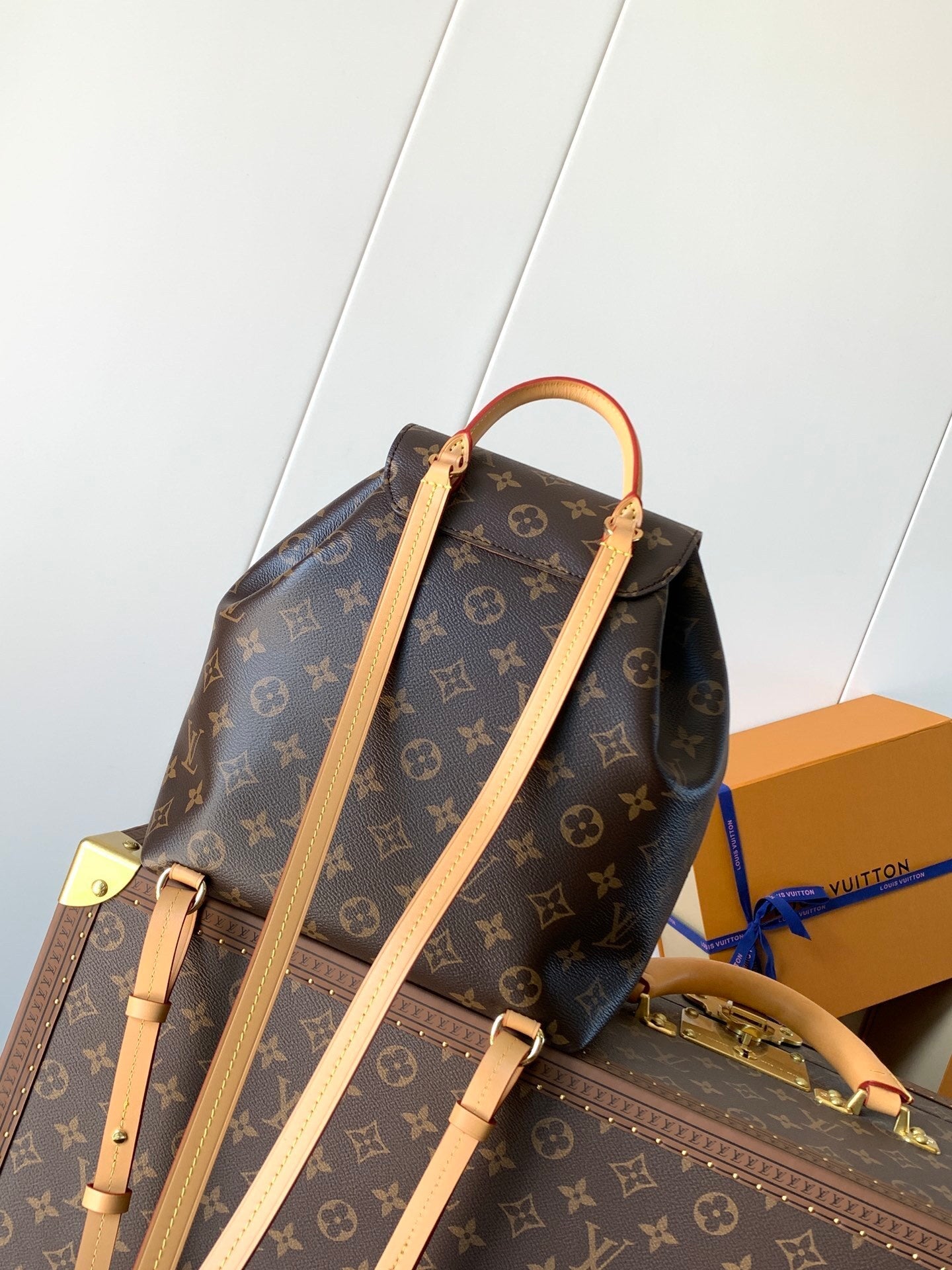 1:1 Replica LV backpack