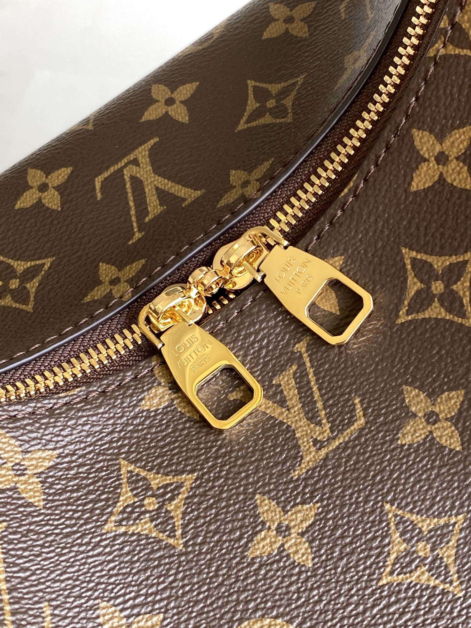 1:1 Replica LV single-shoulder bag