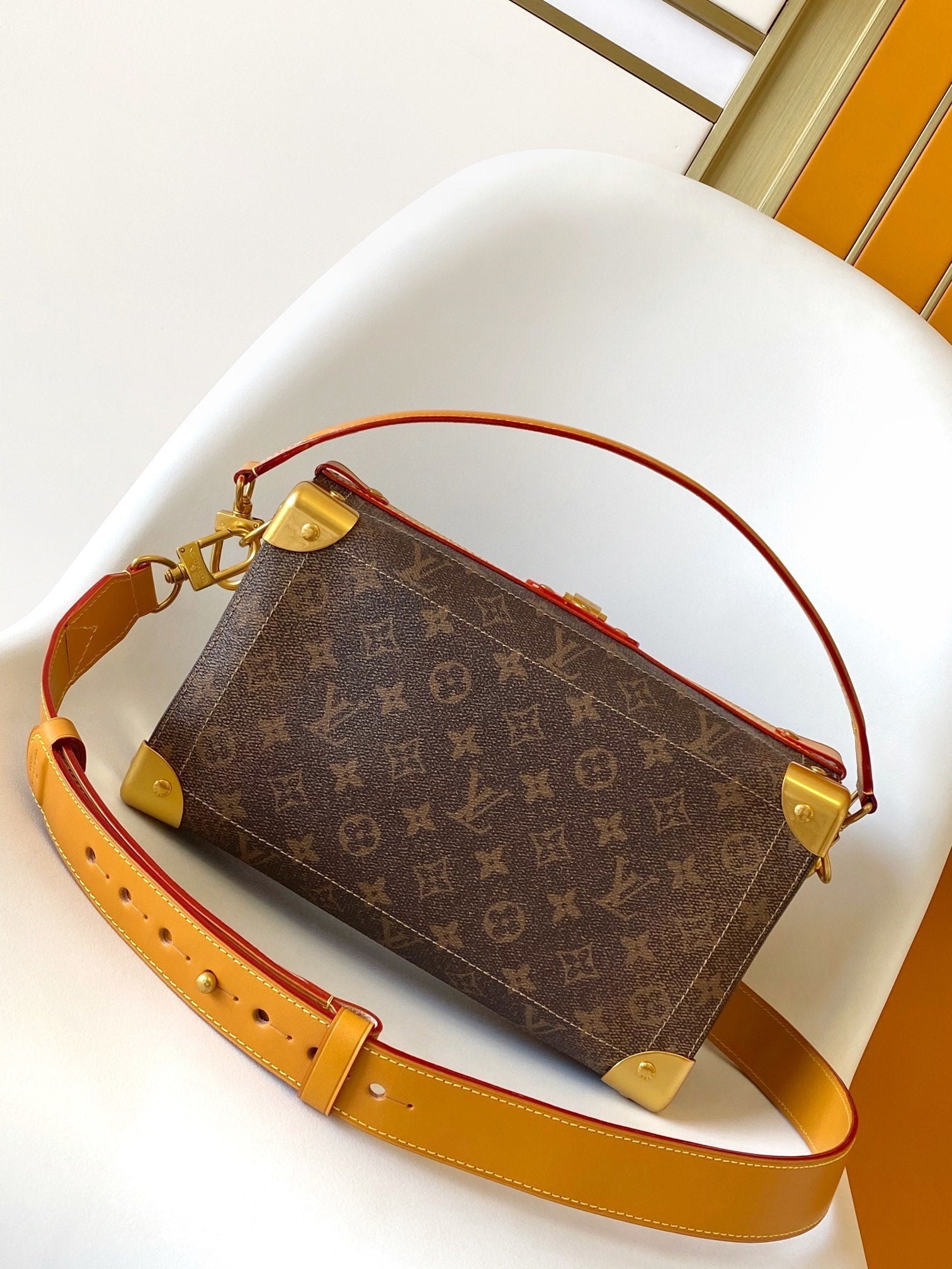 1:1 Replica LV crossbody bag