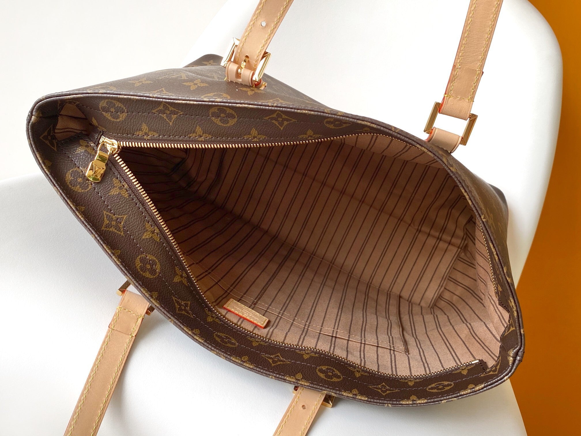 1:1 Replica LV Handbag