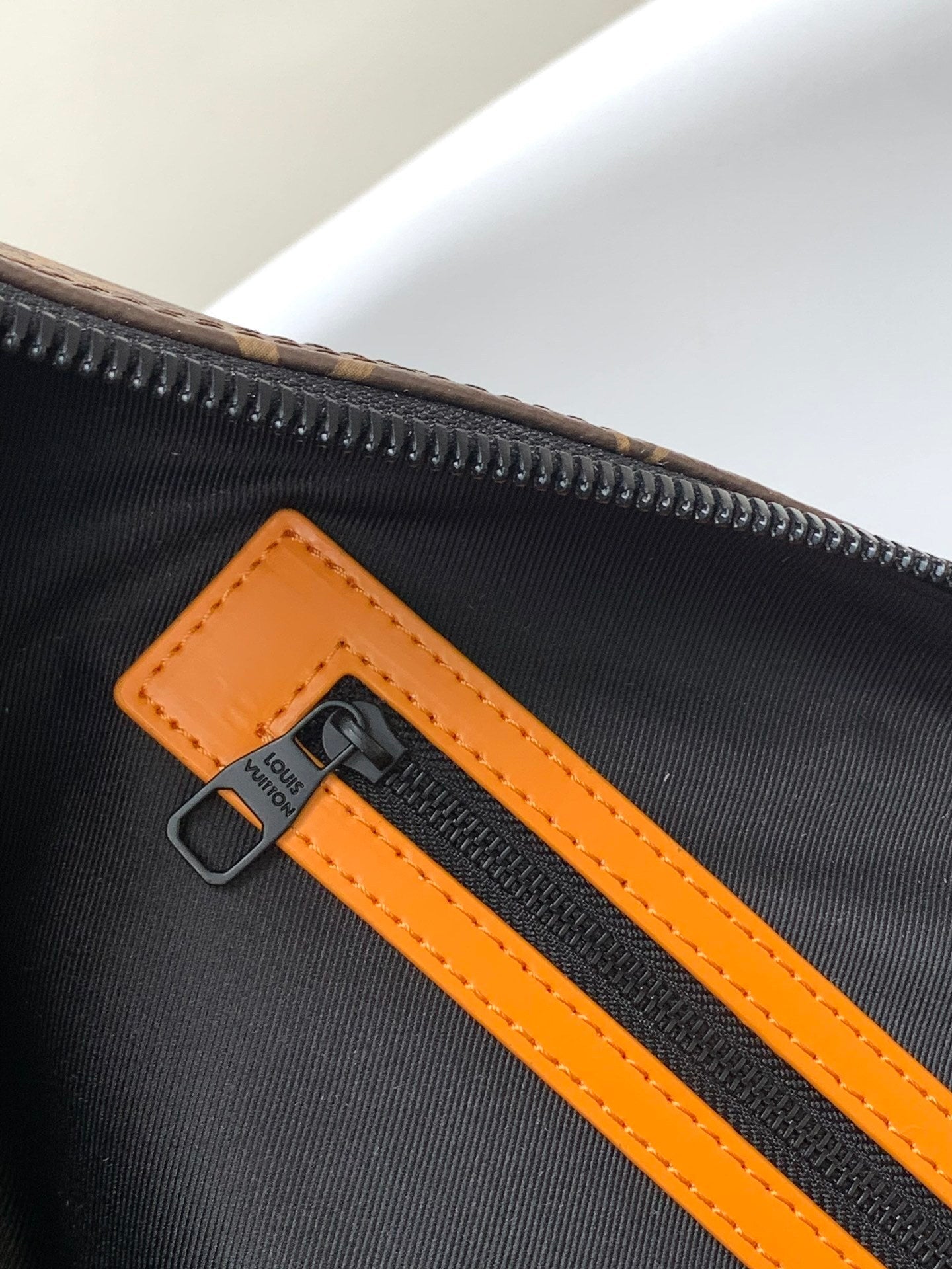 1:1 Replica LV travel bag