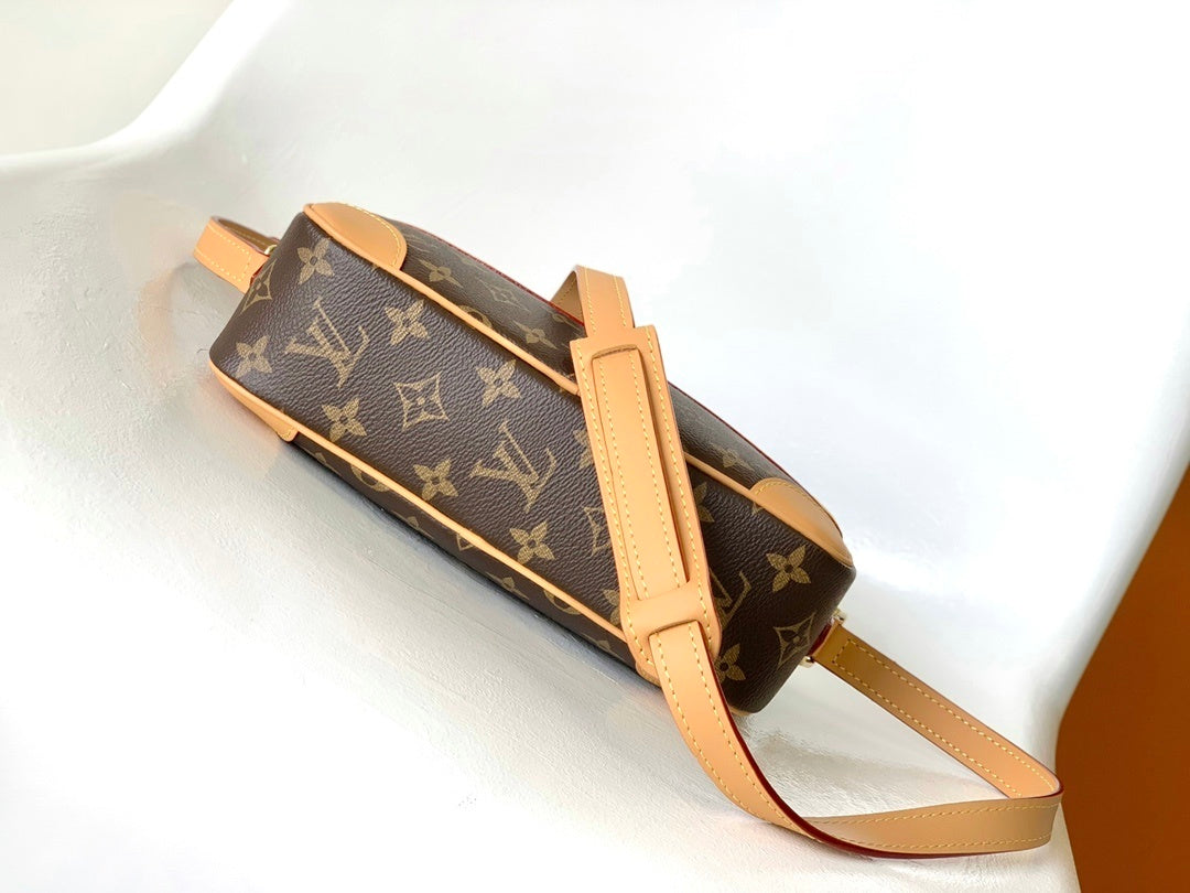 1:1 Replica LV crossbody bag