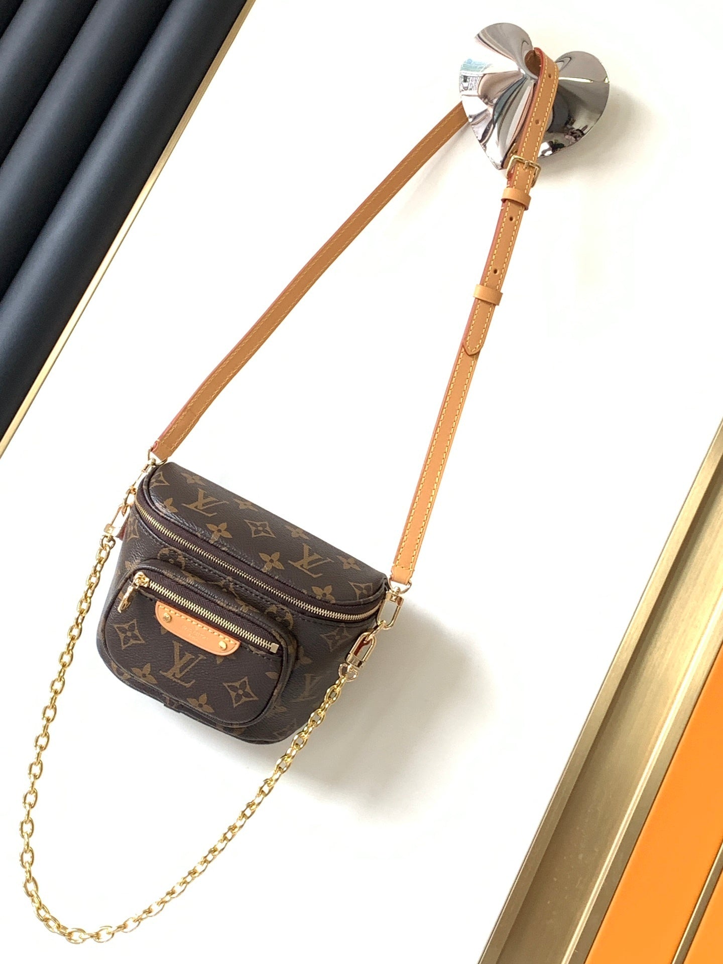 1:1 Replica LV crossbody bag