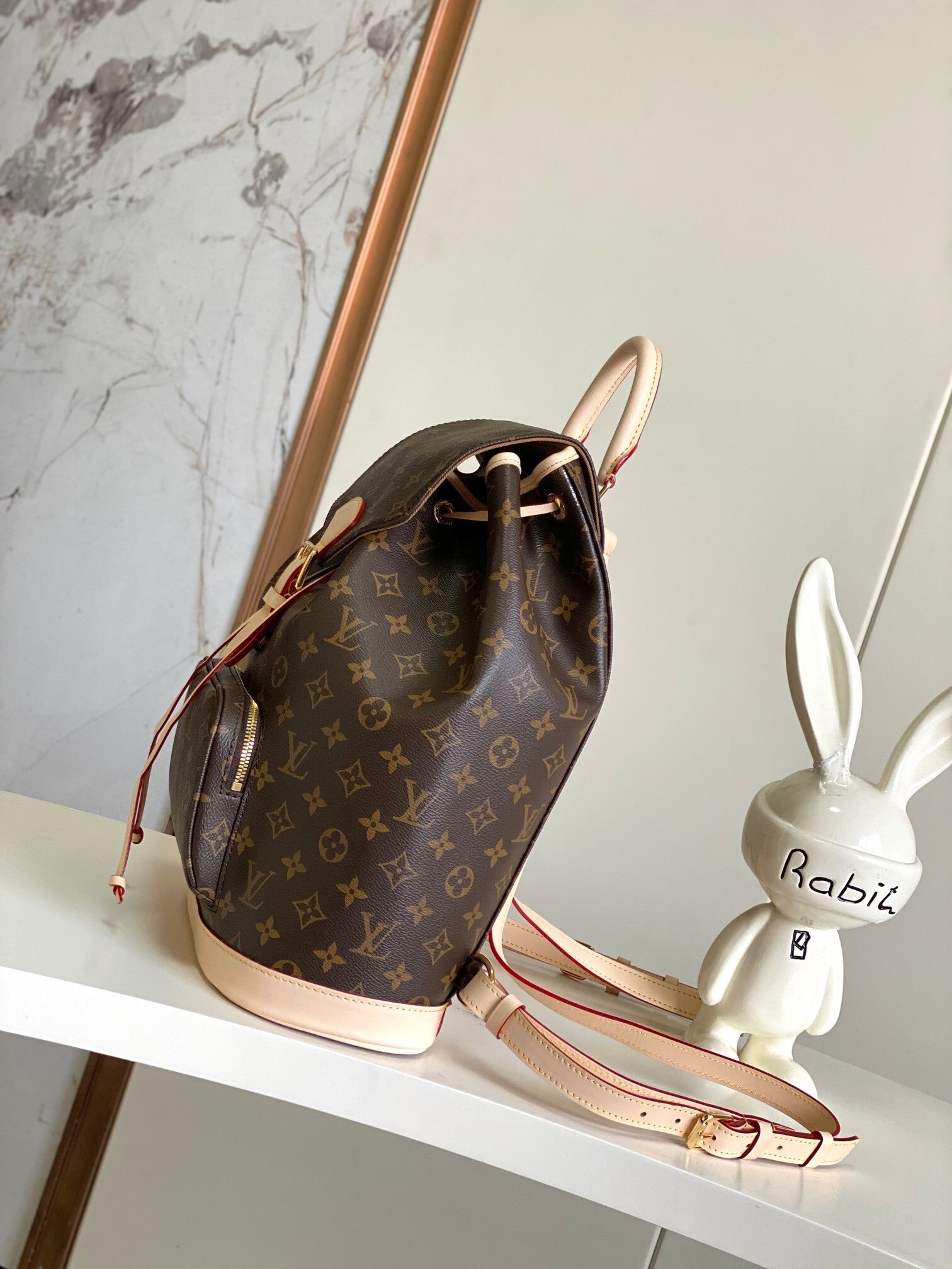 1:1 Replica LV backpack
