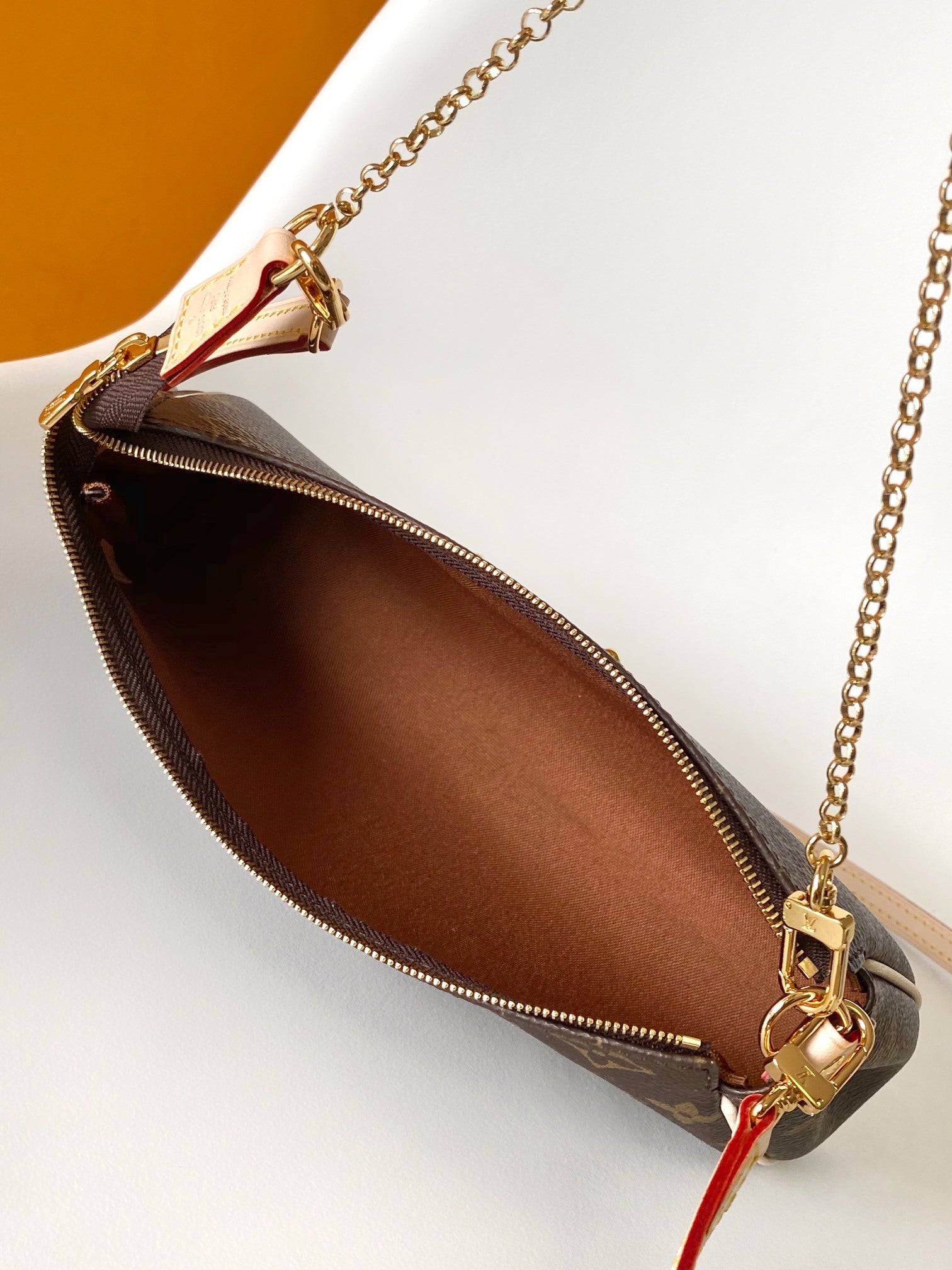 1:1 Replica LV crossbody bag