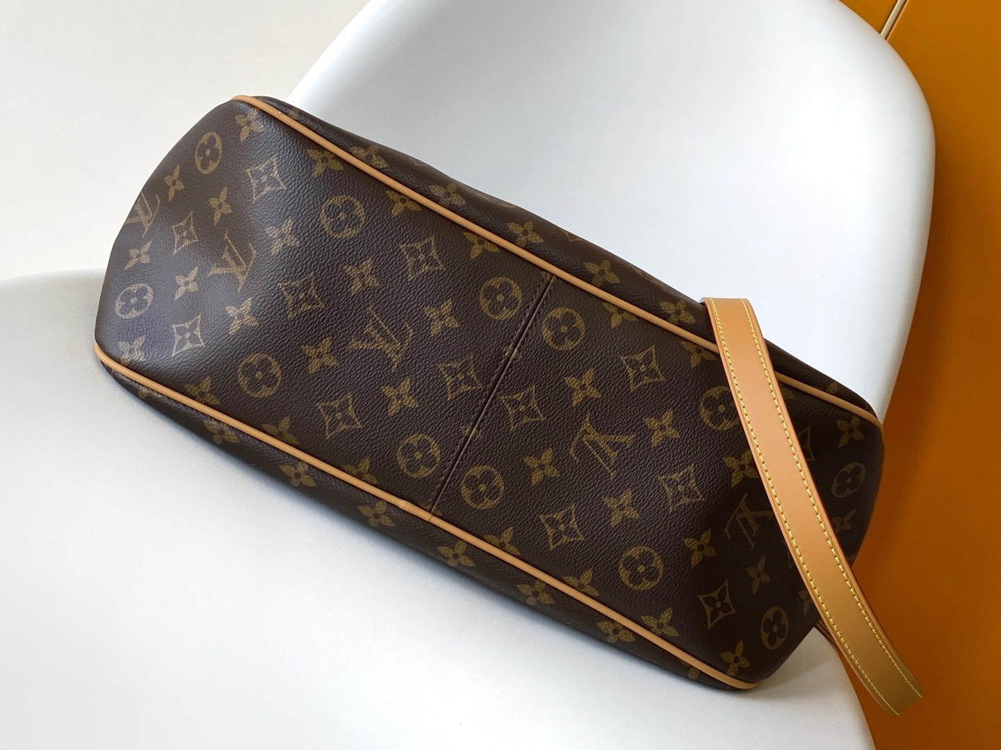 1:1 Replica LV crossbody bag