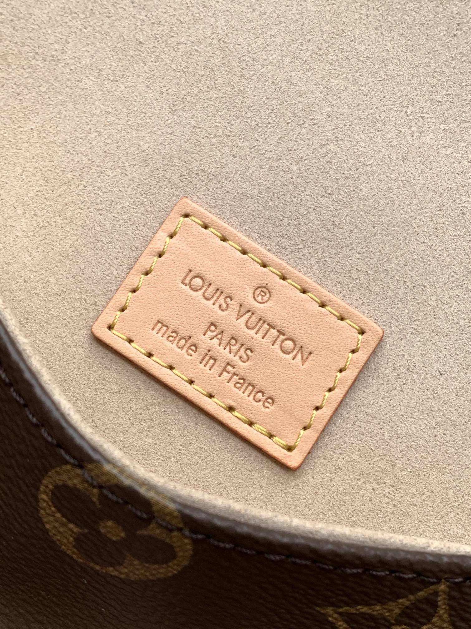 1:1 Replica LV crossbody bag