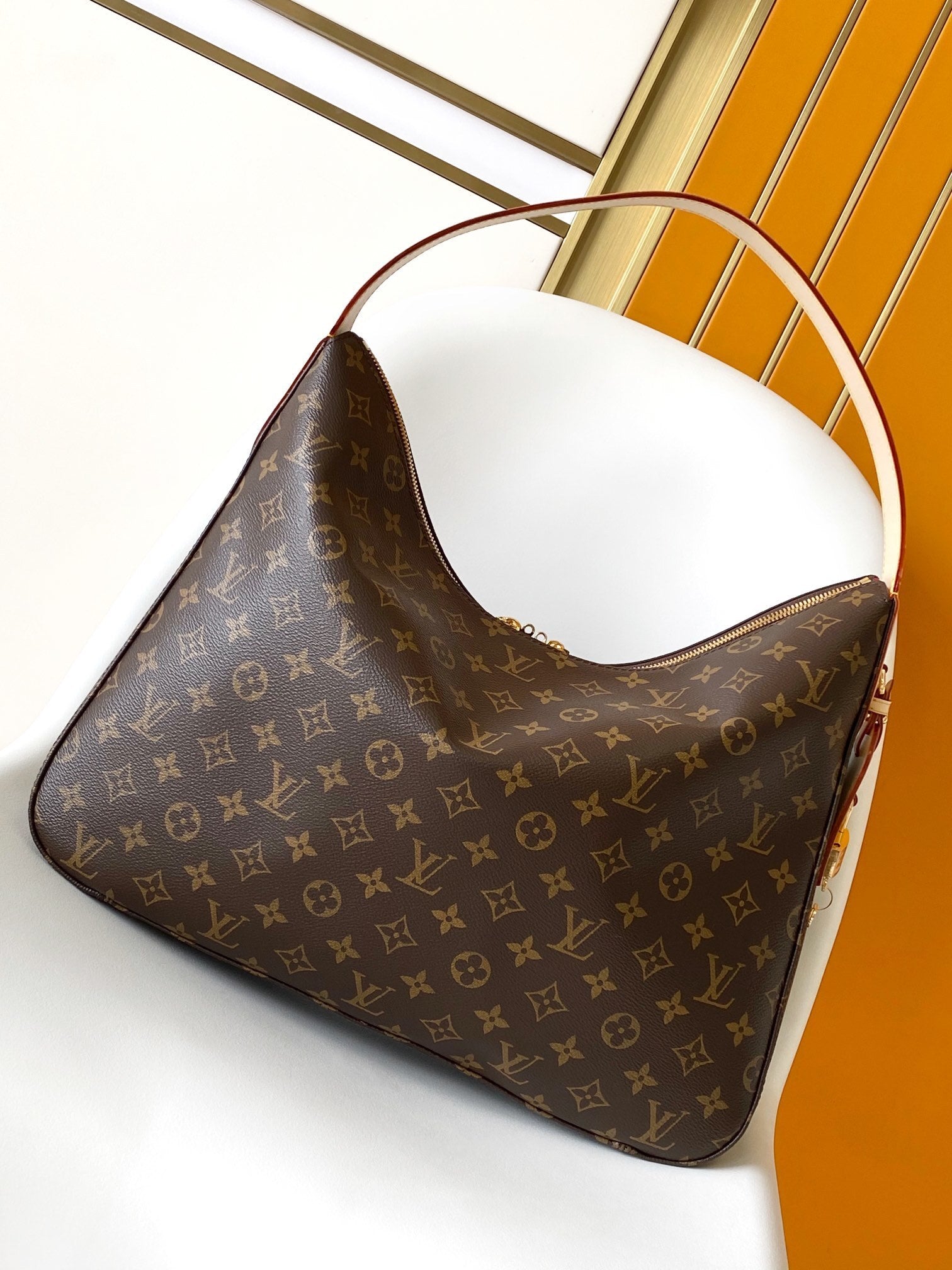 1:1 Replica LV single-shoulder bag