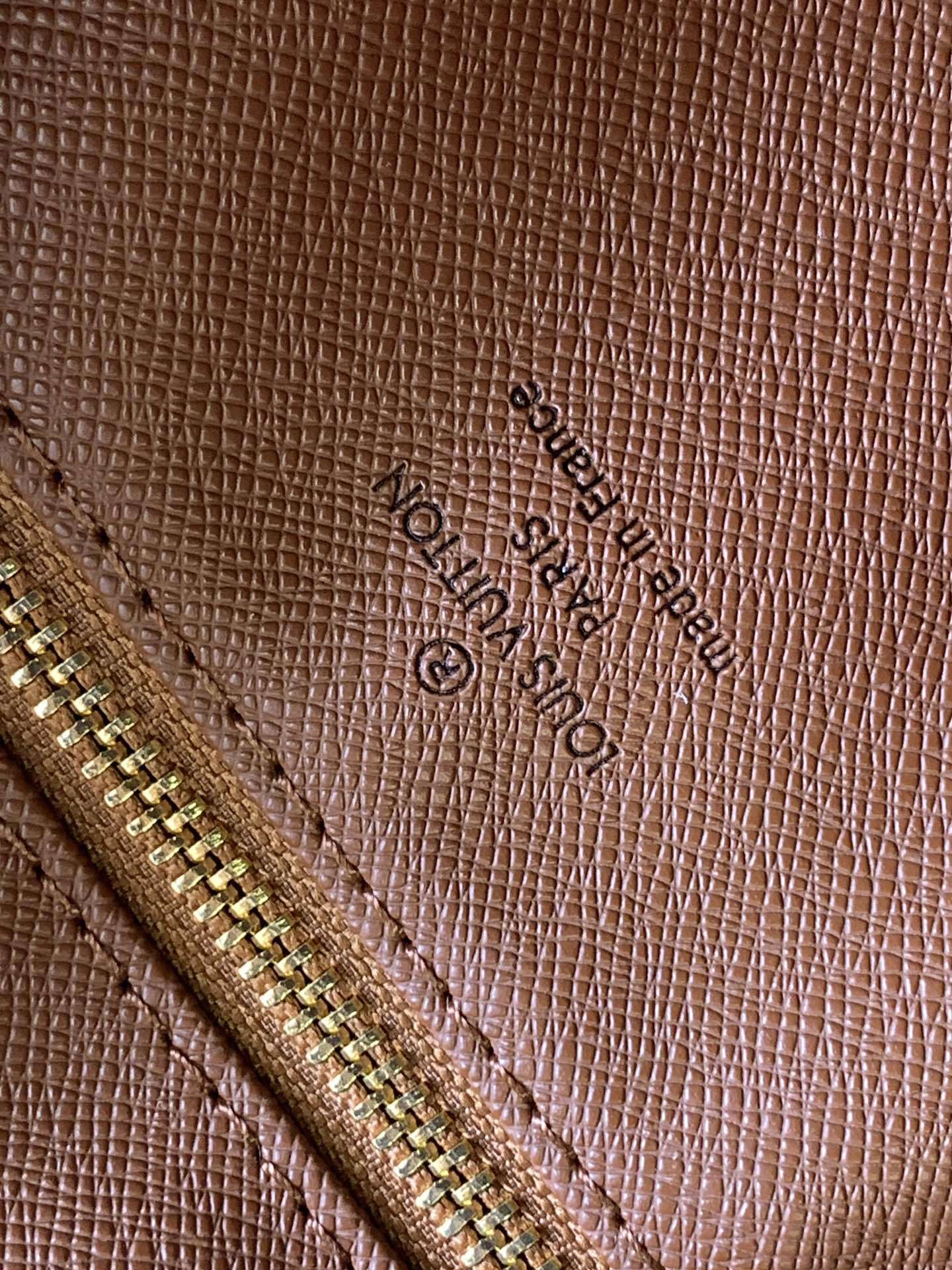 1:1 Replica LV crossbody bag