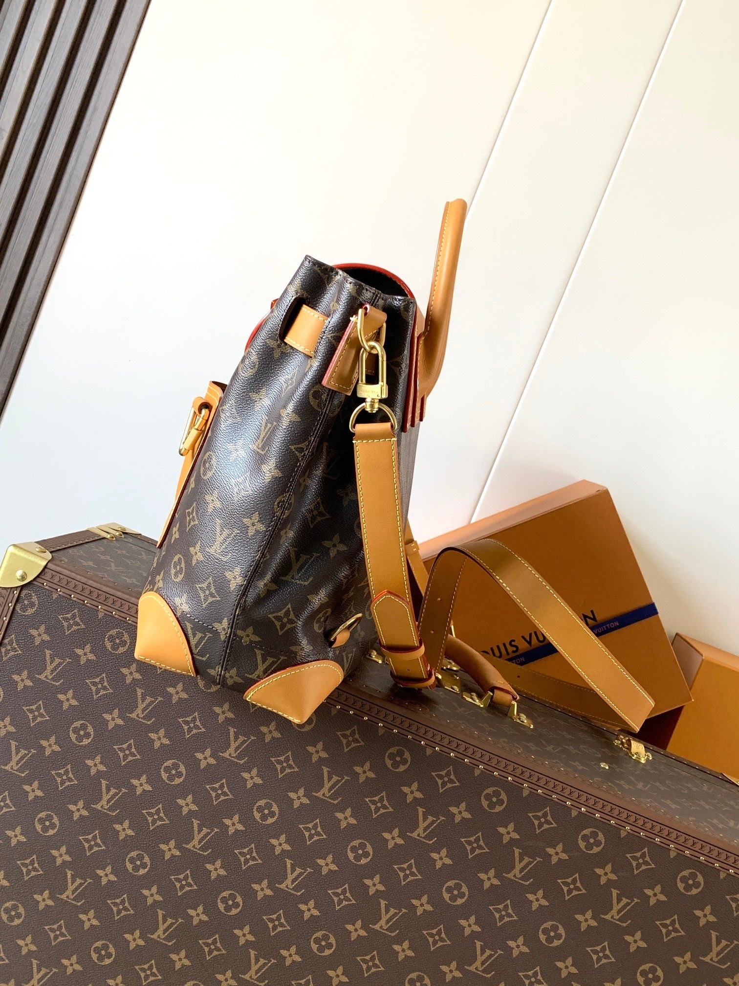 1:1 Replica LV Handheld crossbody bag