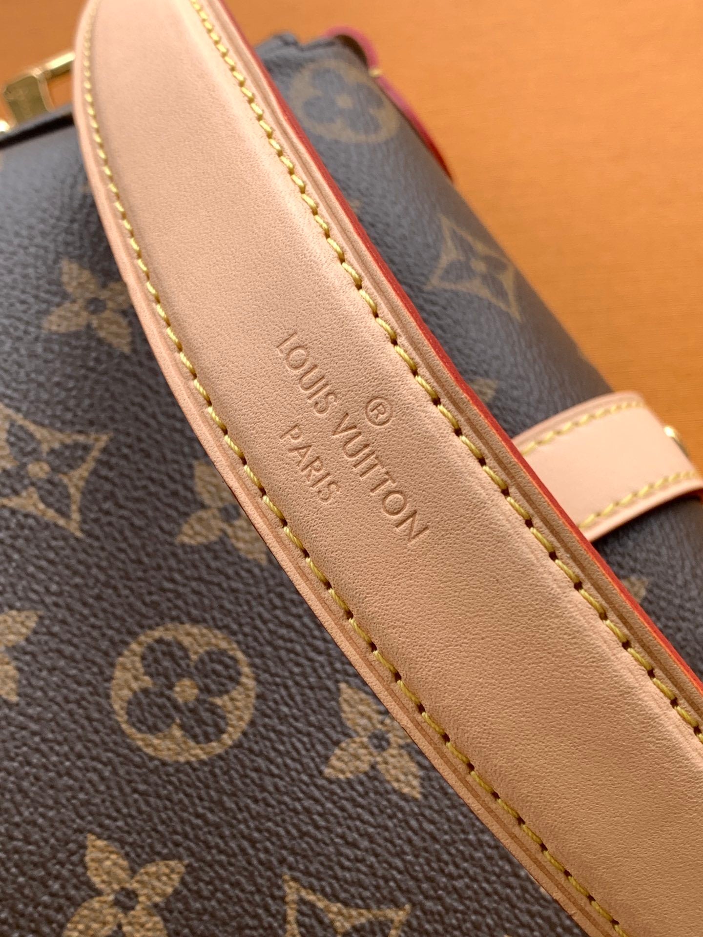 1:1 Replica LV crossbody bag