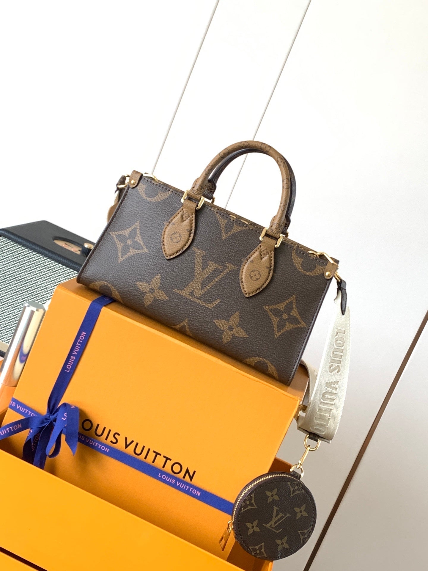 1:1 Replica LV handbag and crossbody bag