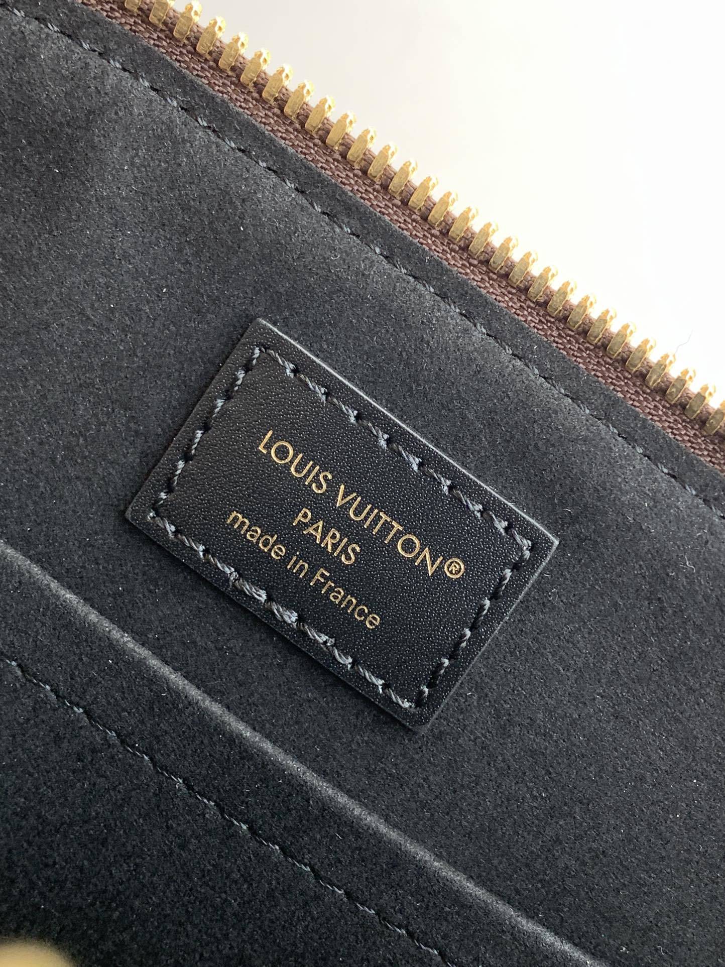 1:1 Replica LV Shell Bag