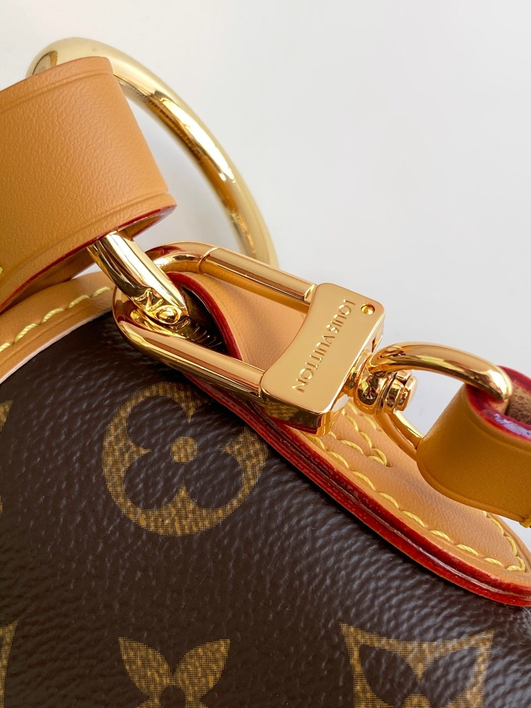 1:1 Replica LV crossbody bag