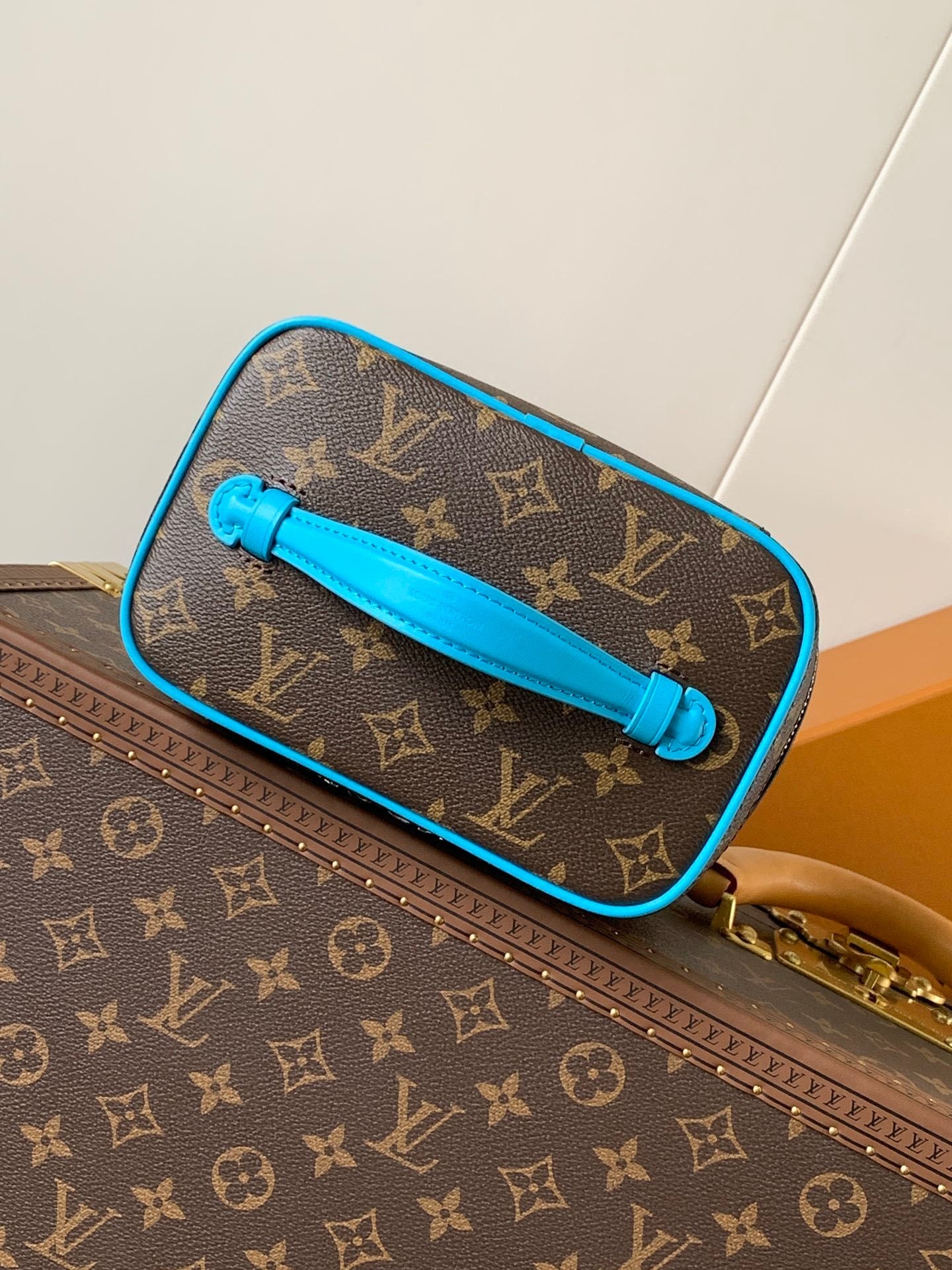 1:1 Replica LV handbag