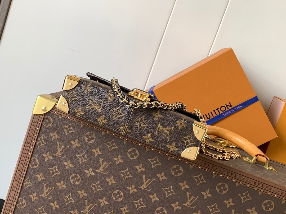 1:1 Replica LV shoulder bag