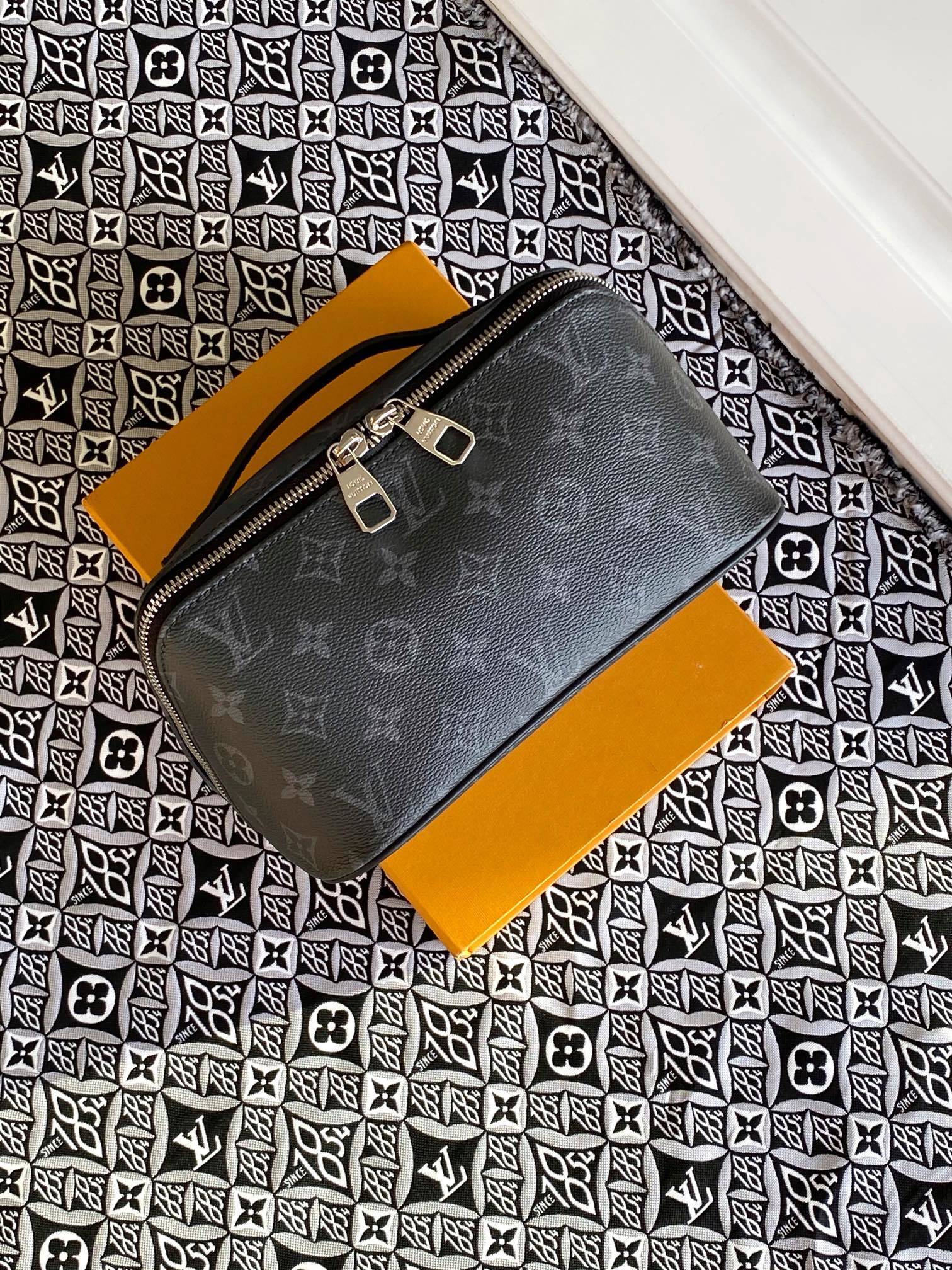 1:1 Replica LV Handbag