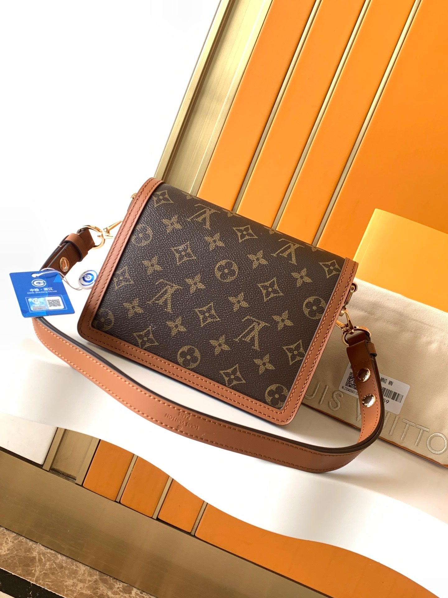 1:1 Replica LV crossbody bag