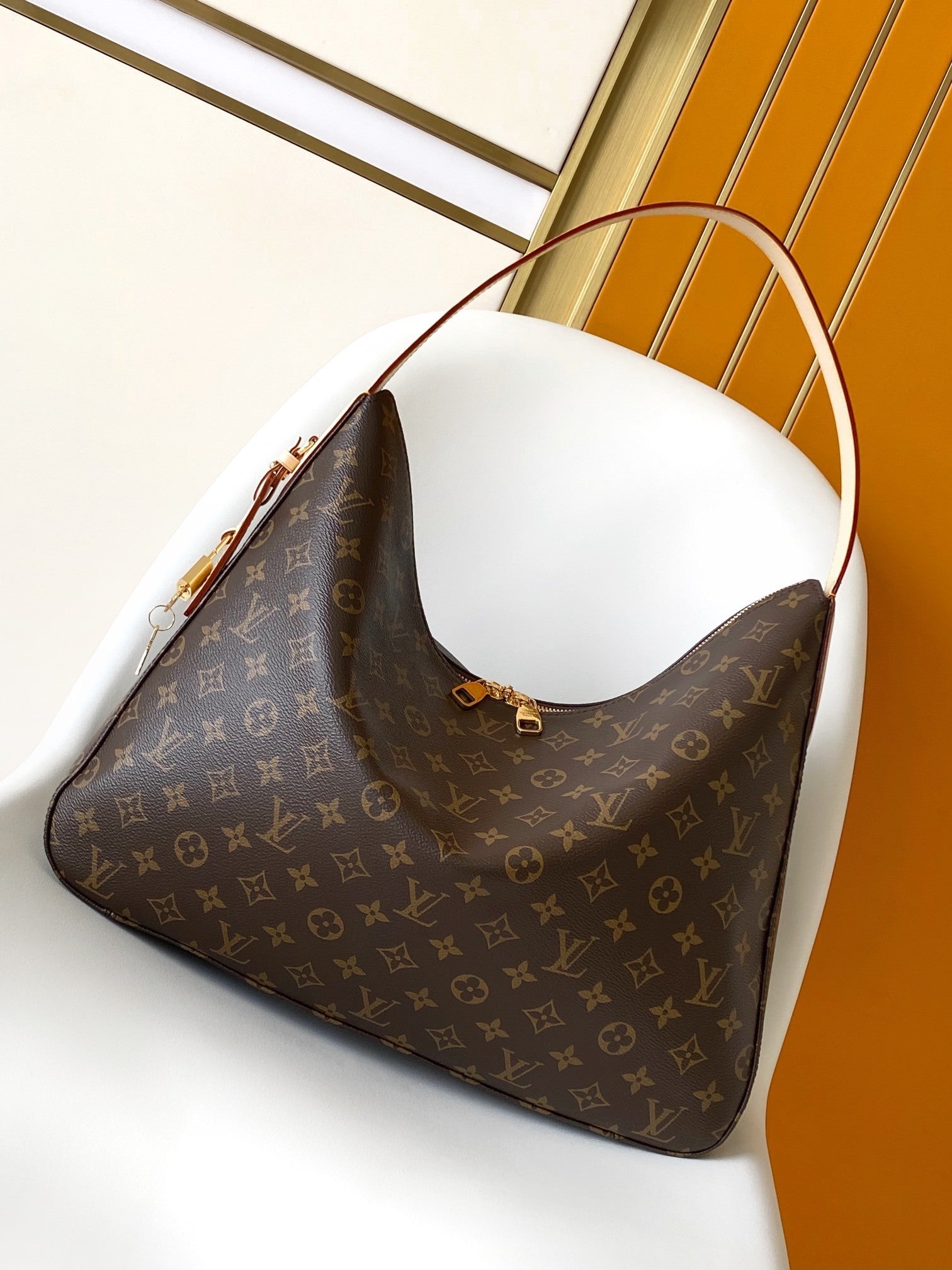 1:1 Replica LV single-shoulder bag