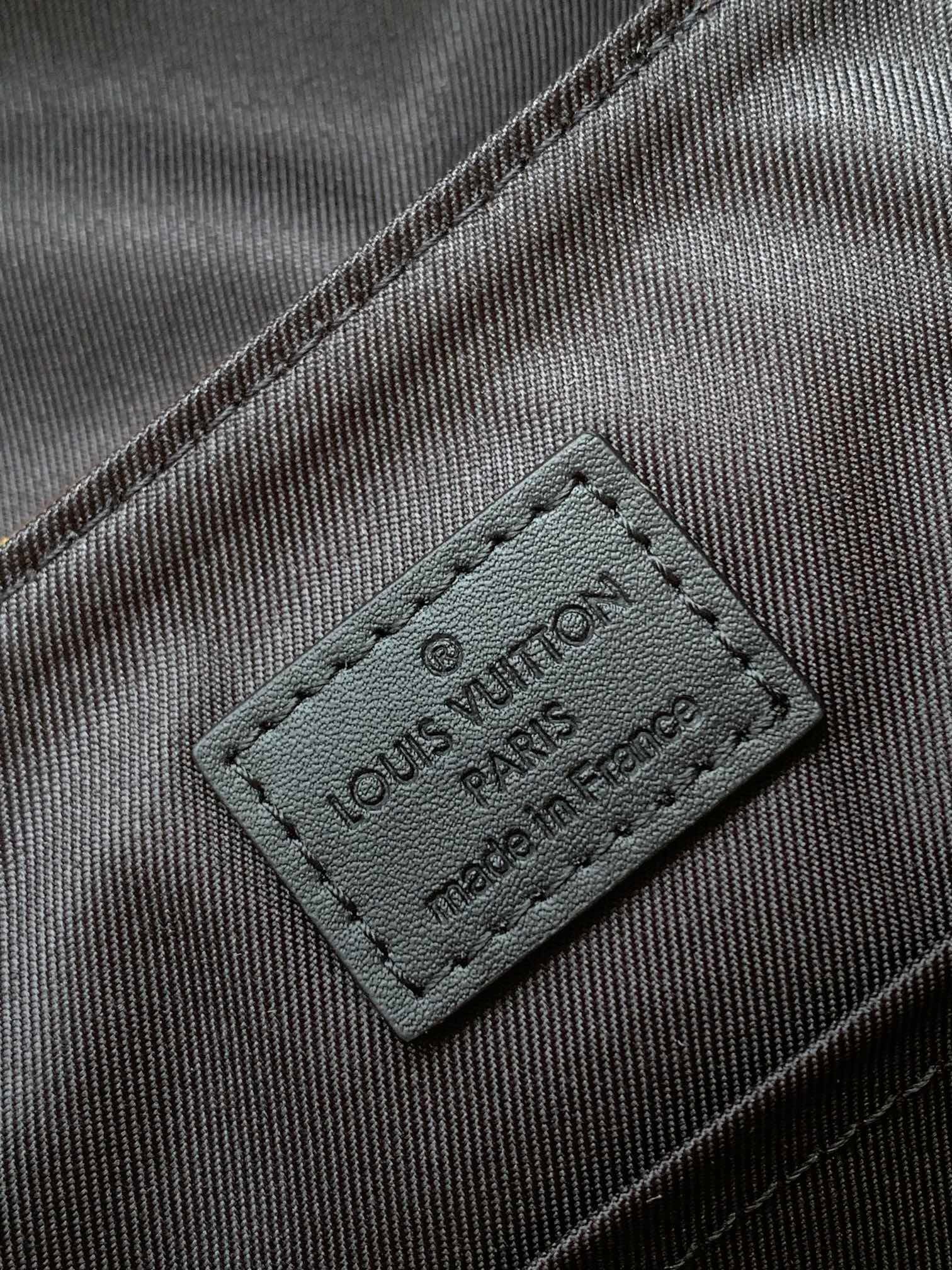 1:1 Replica LV crossbody bag