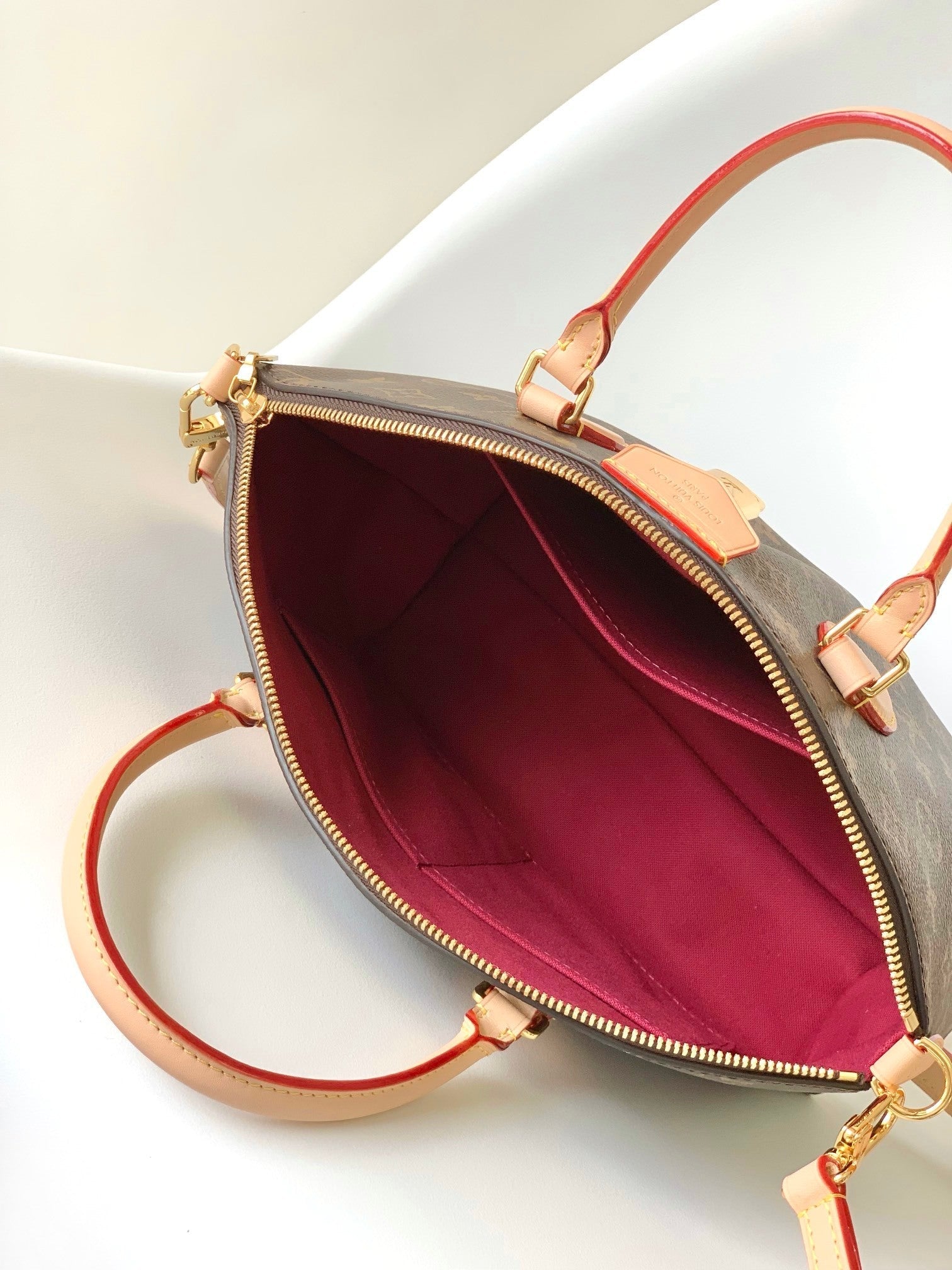 1:1 Replica LV Handbag