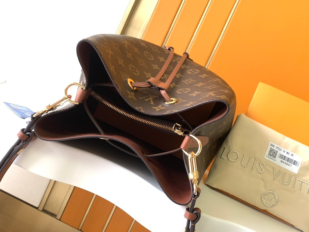 1:1 Replica LV bucket bag