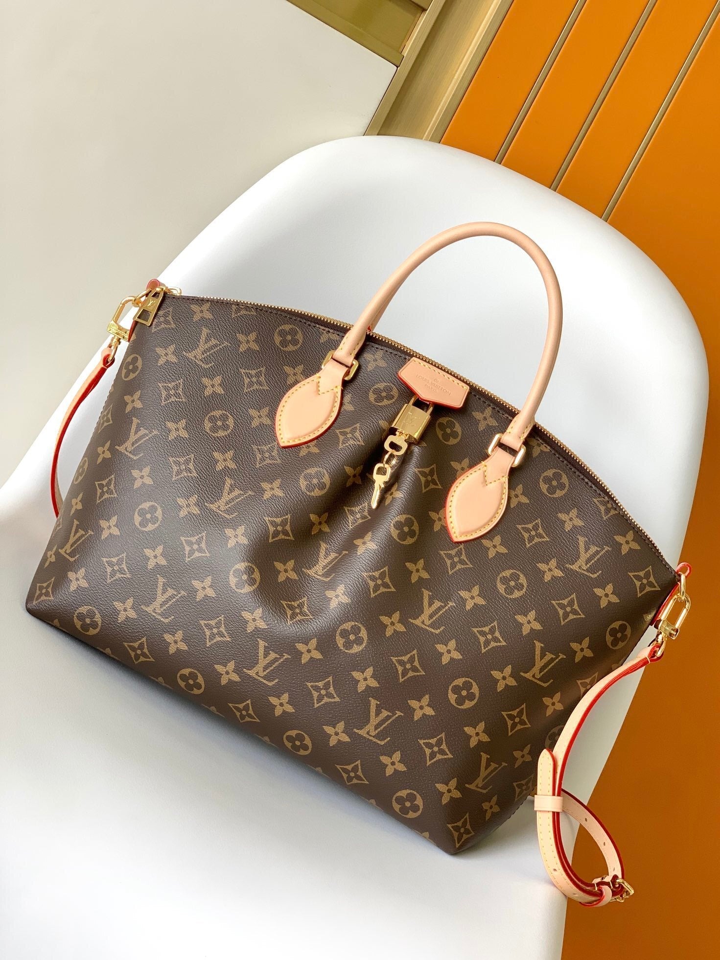 1:1 Replica LV Handbag