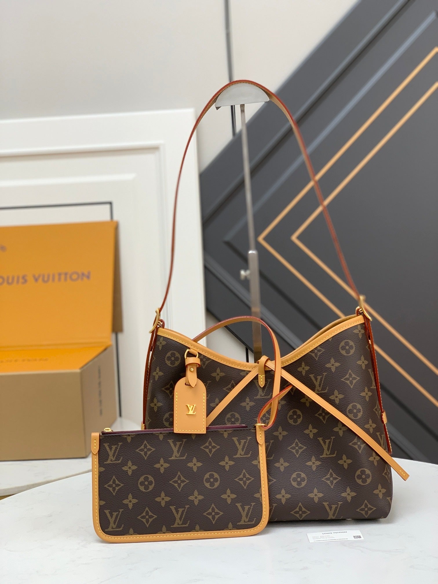 1:1 Replica LV single-shoulder bag