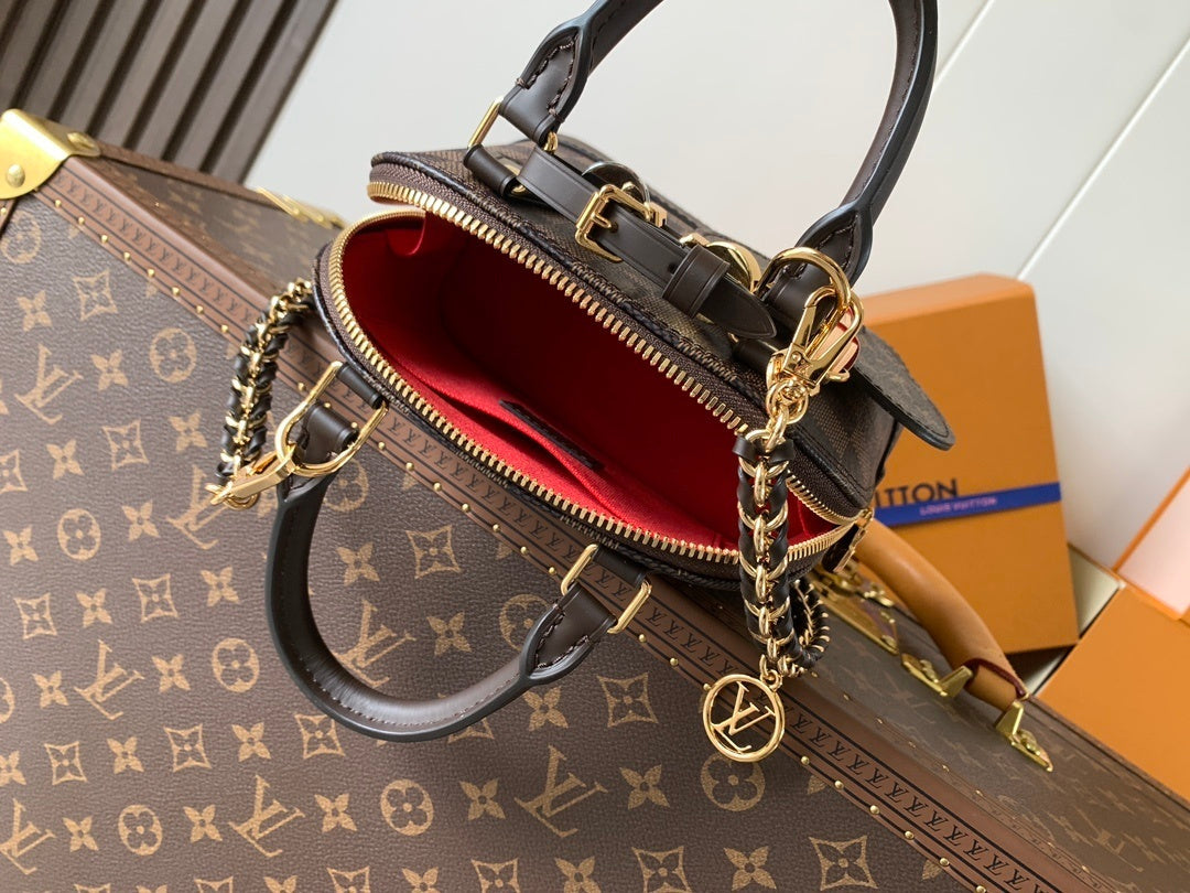 1:1 Replica LV Shell Bag