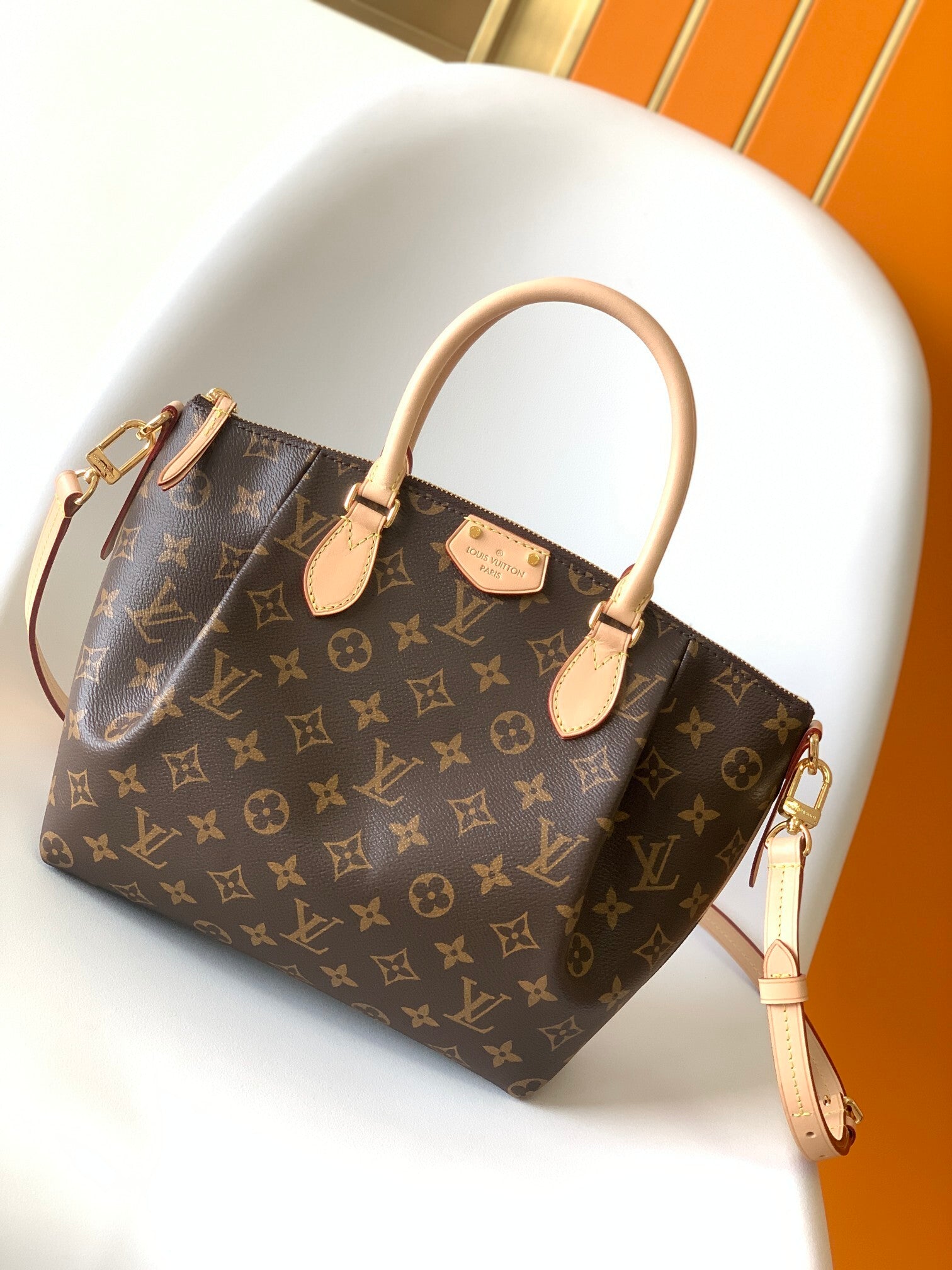 1:1 Replica LV handbag