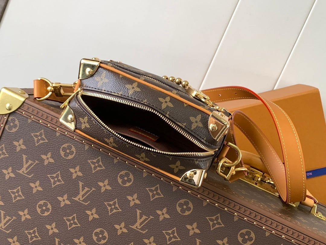 1:1 Replica LV crossbody bag