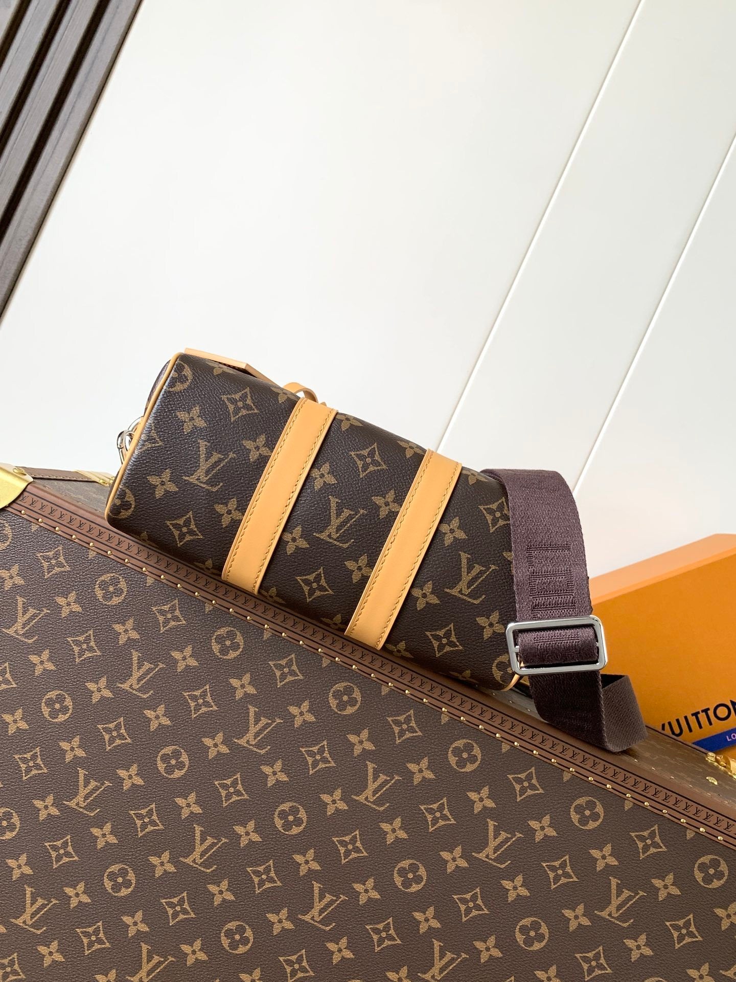1:1 Replica LV handbag