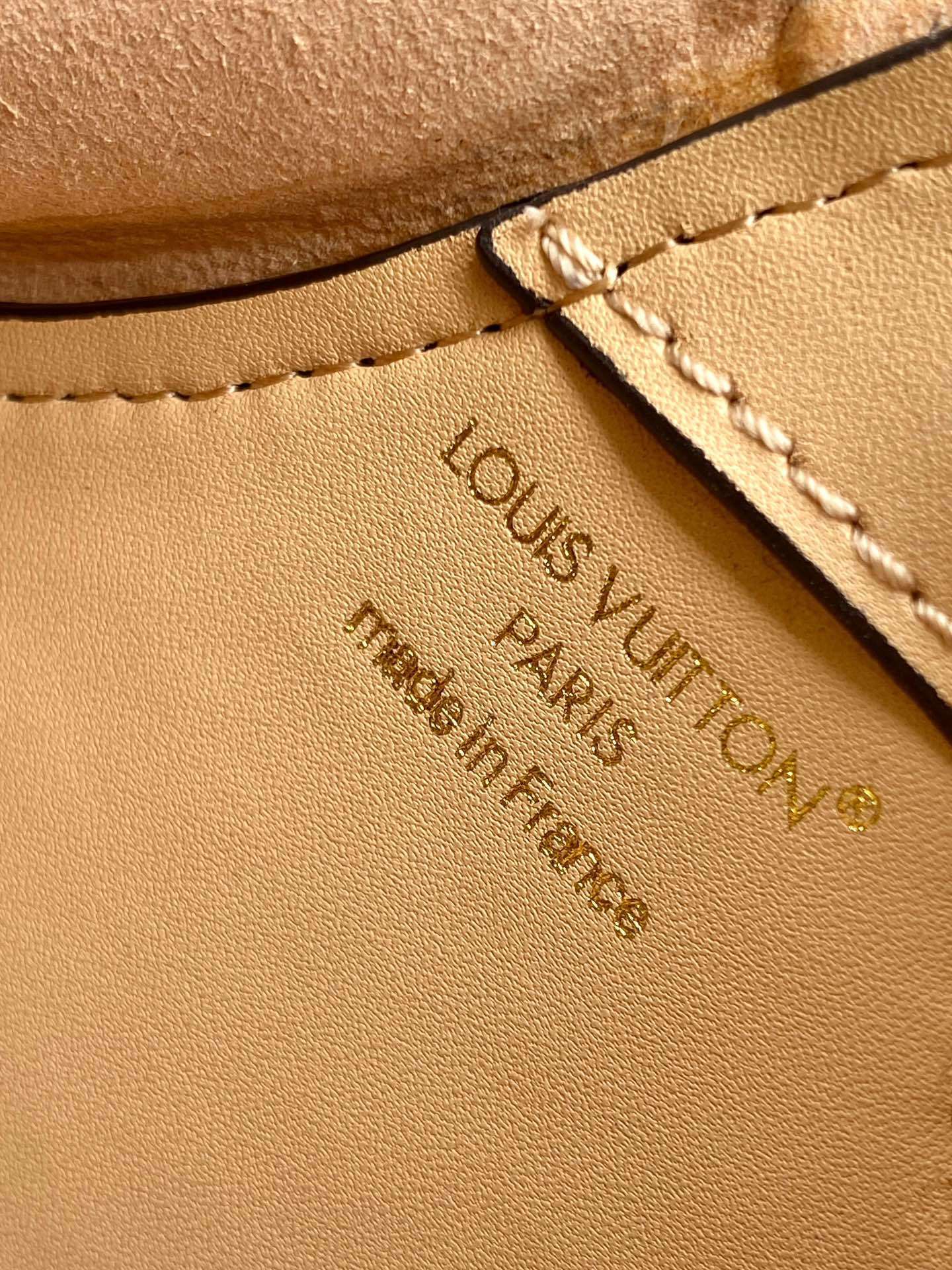1:1 Replica LV crossbody bag