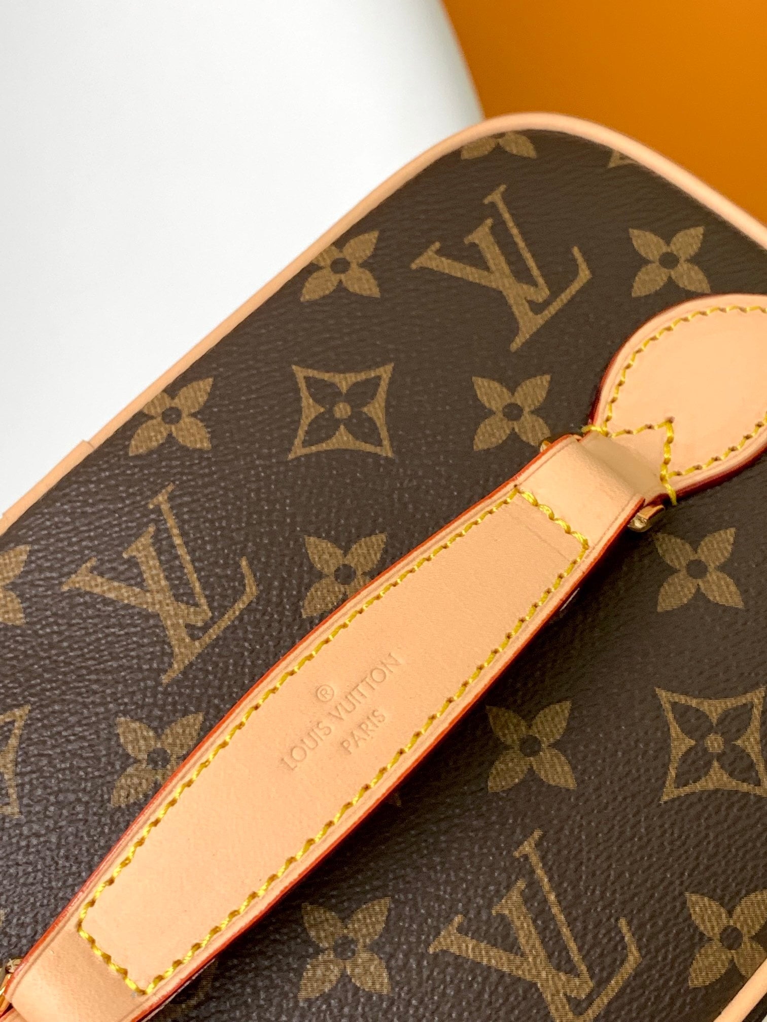 1:1 Replica LV handbag