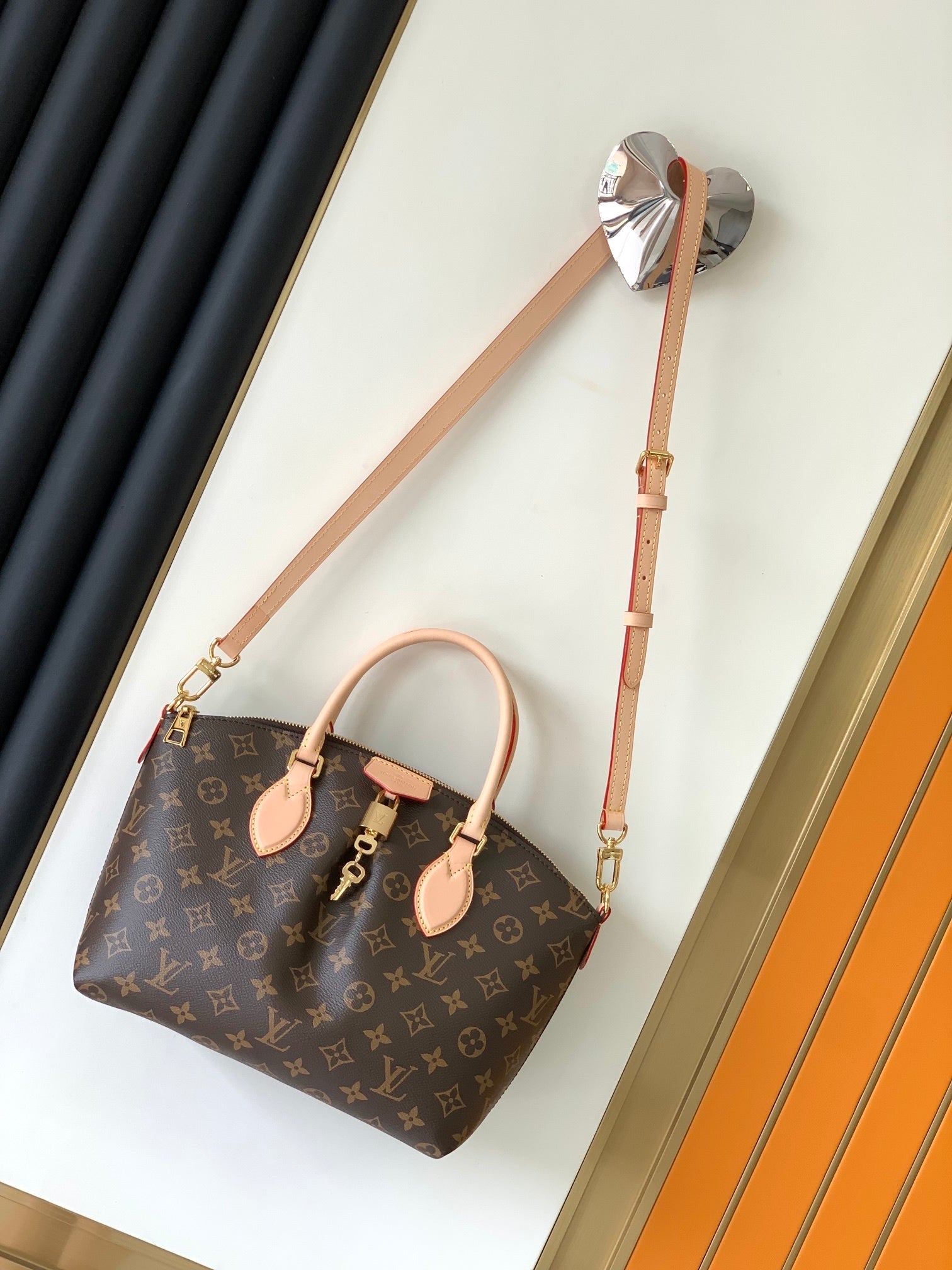 1:1 Replica LV Handbag