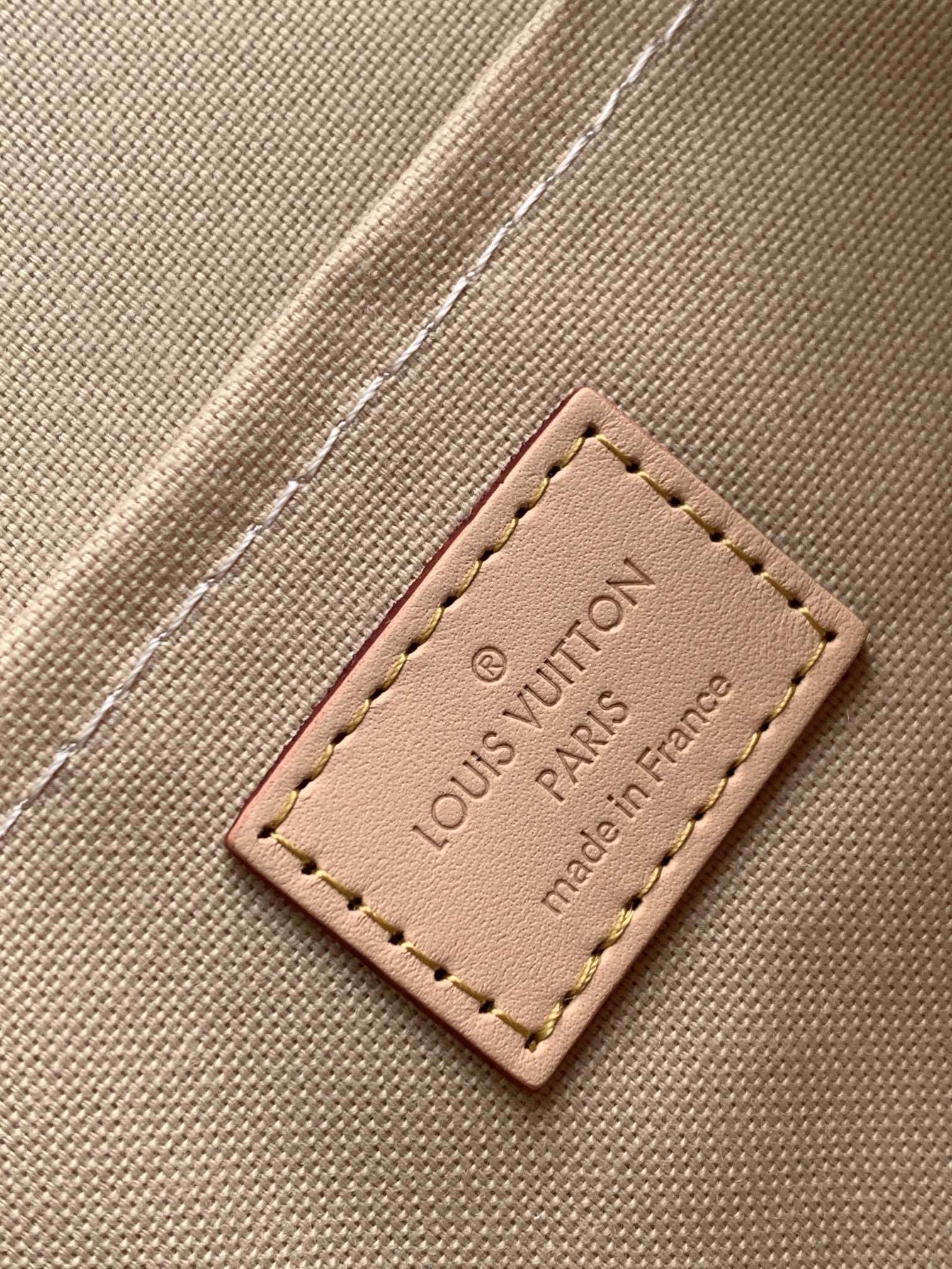 1:1 Replica LV crossbody bag