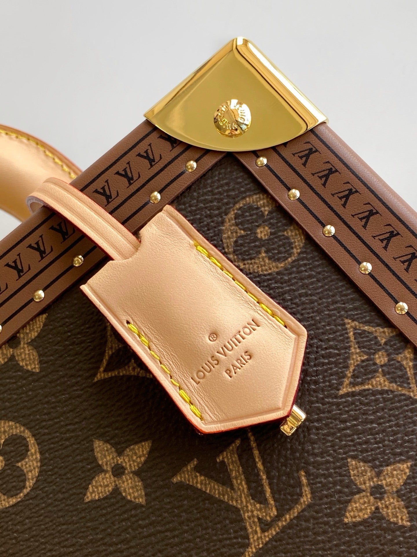 1:1 Replica LV handbag