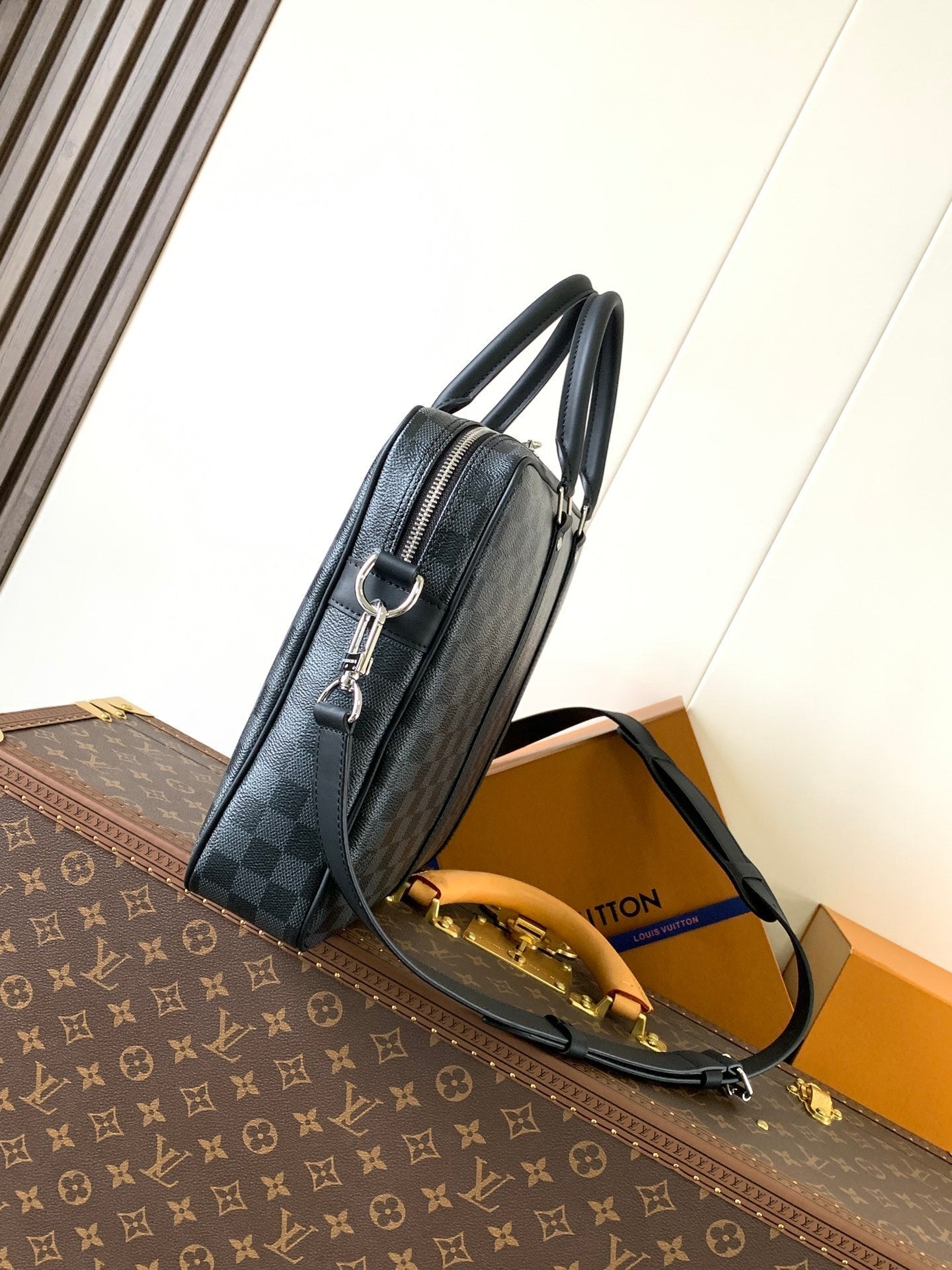 1:1 Replica LV handbag