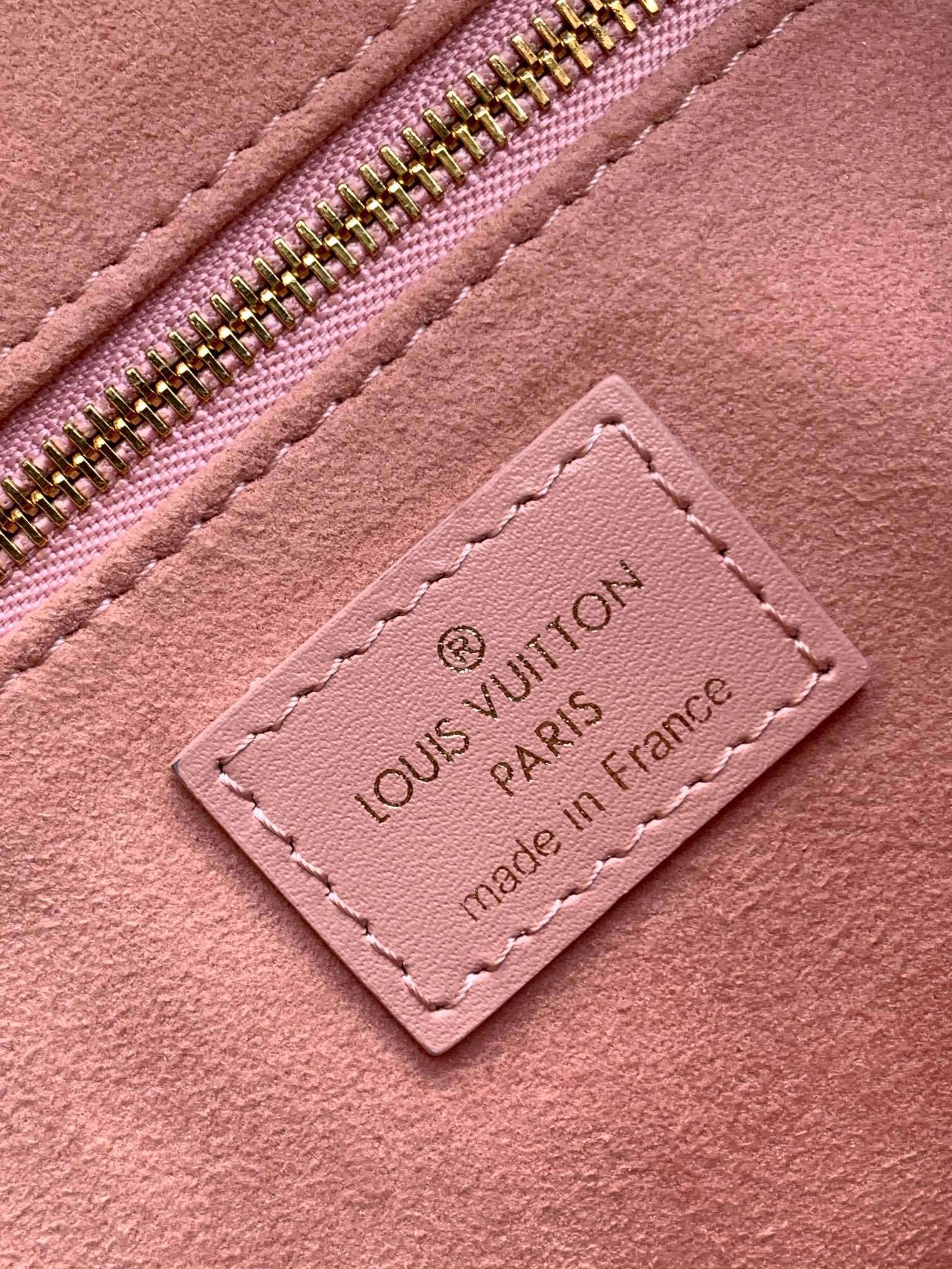 1:1 Replica LV chain crossbody bag