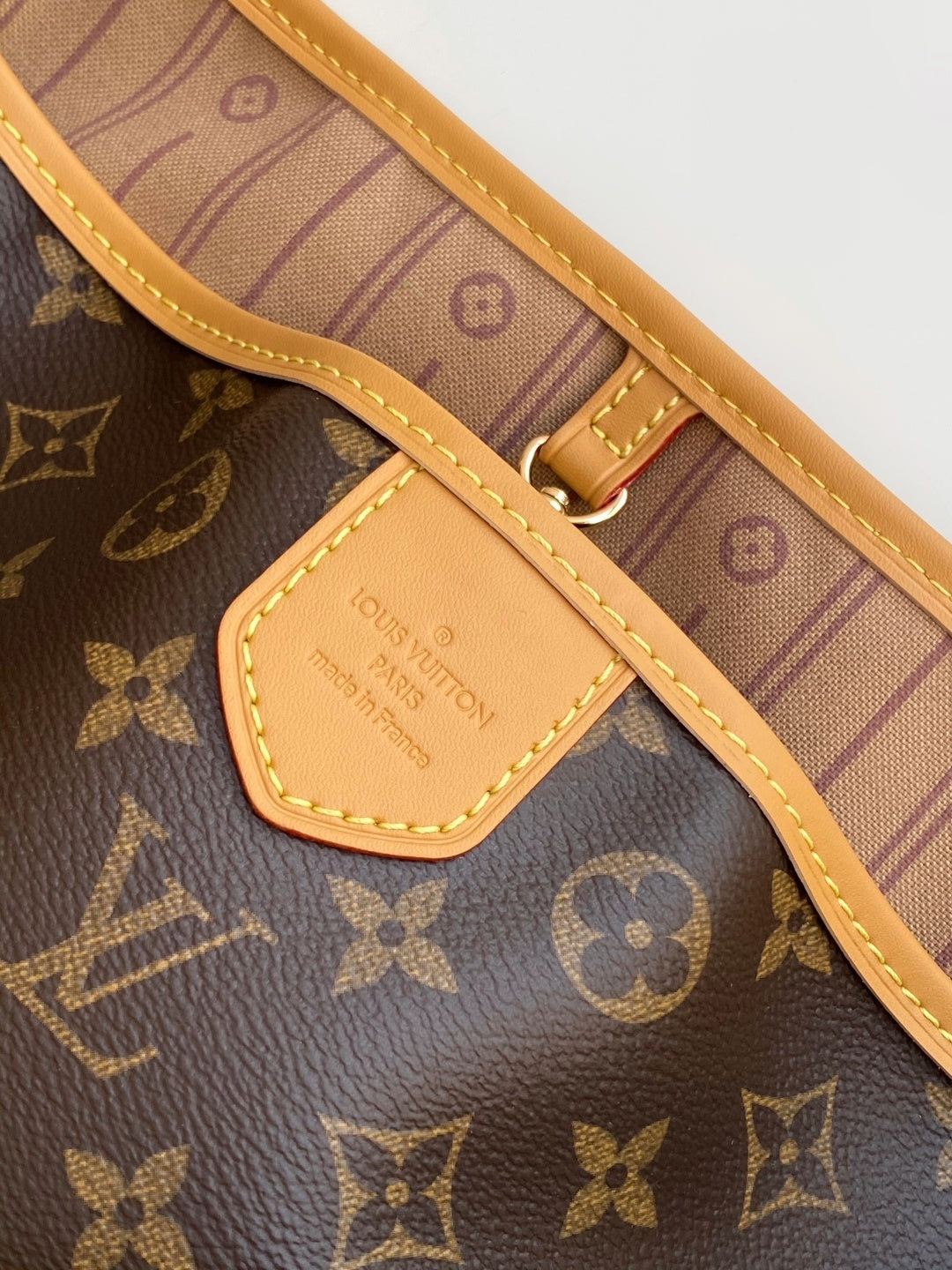 1:1 Replica LV crossbody bag