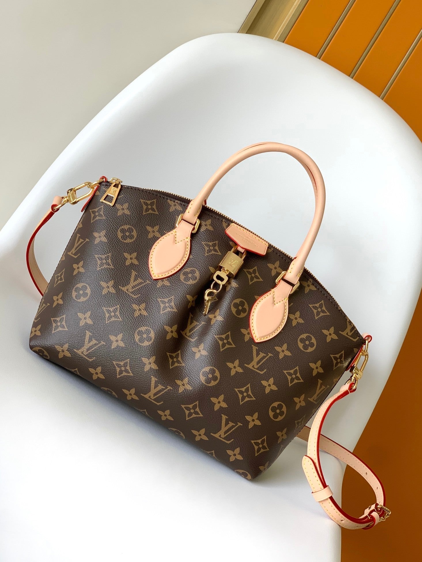 1:1 Replica LV Handbag