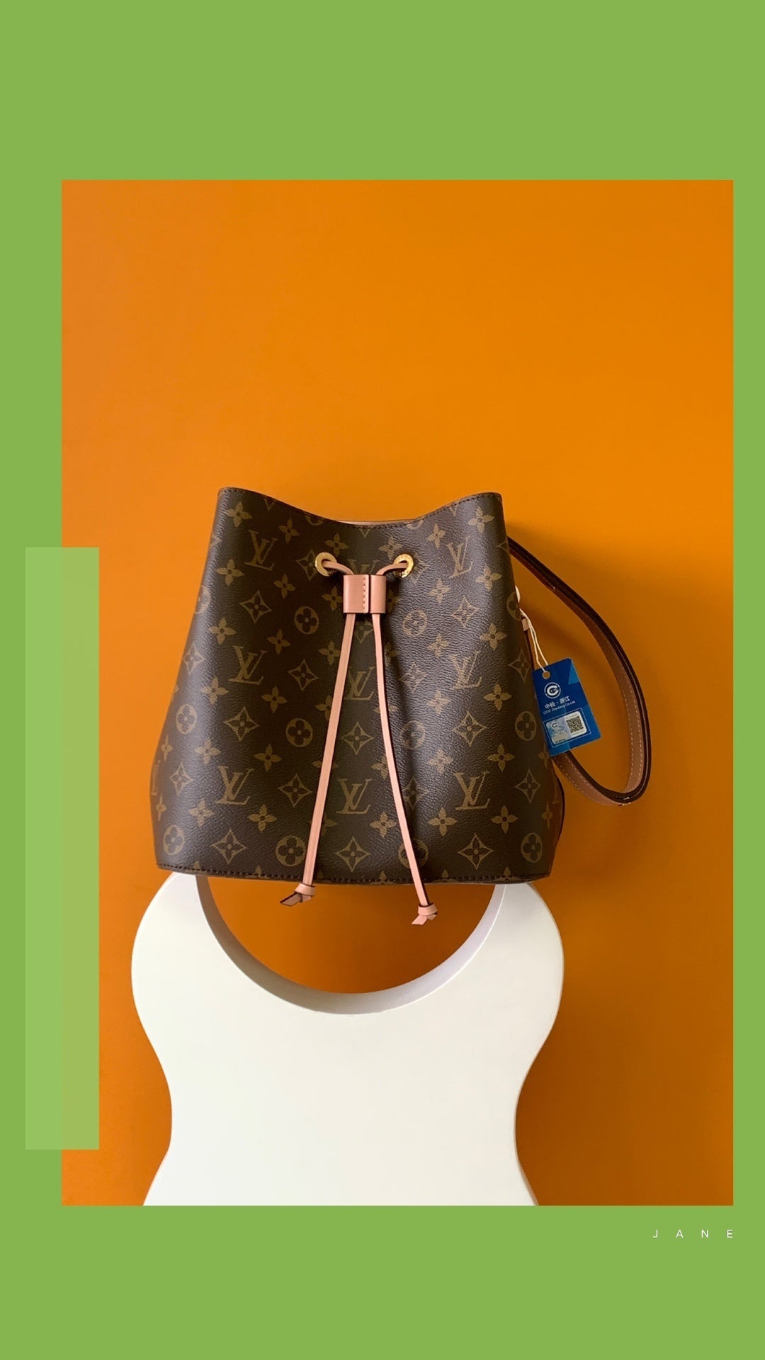 1:1 Replica LV bucket bag