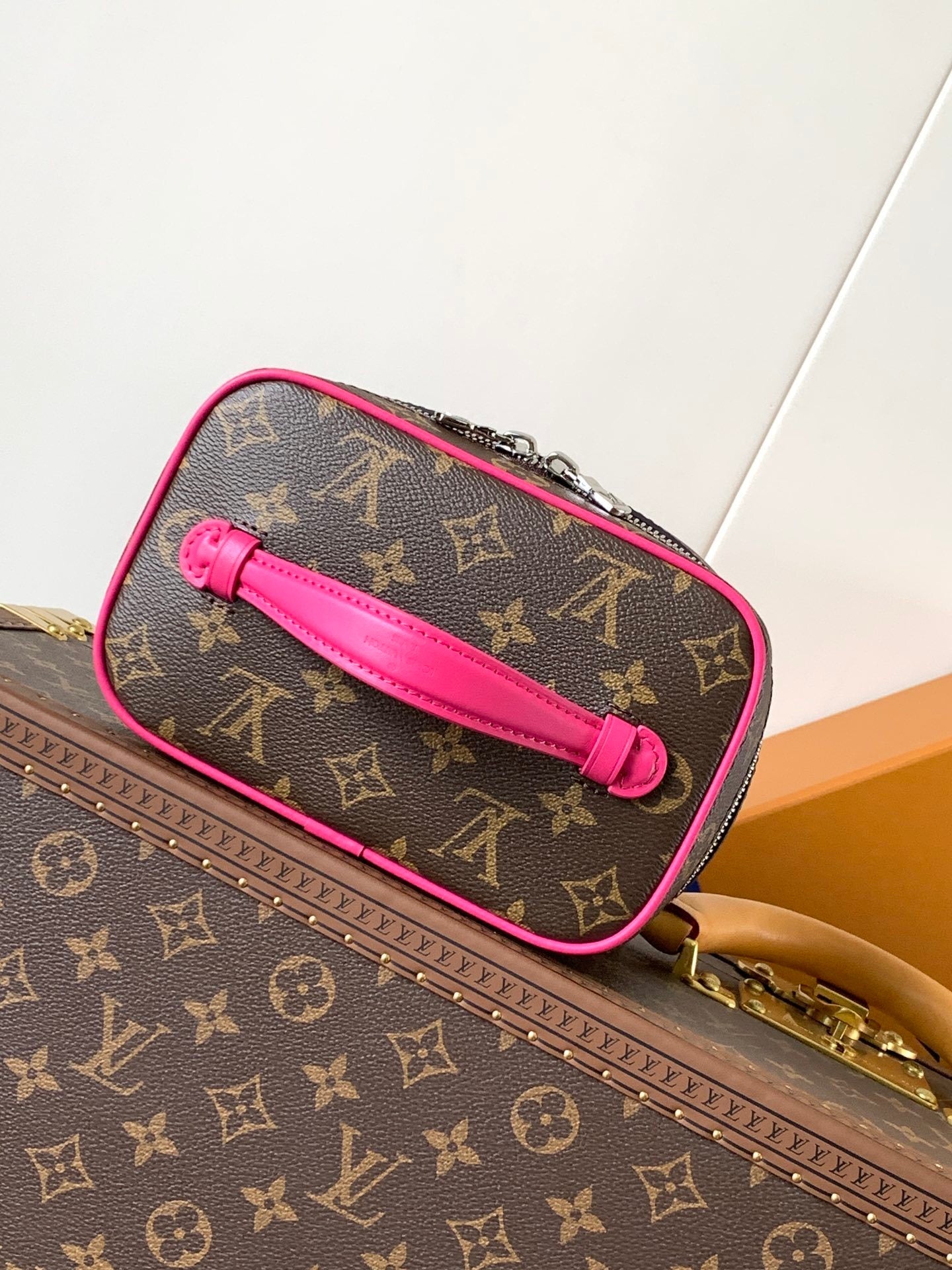 1:1 Replica LV handbag