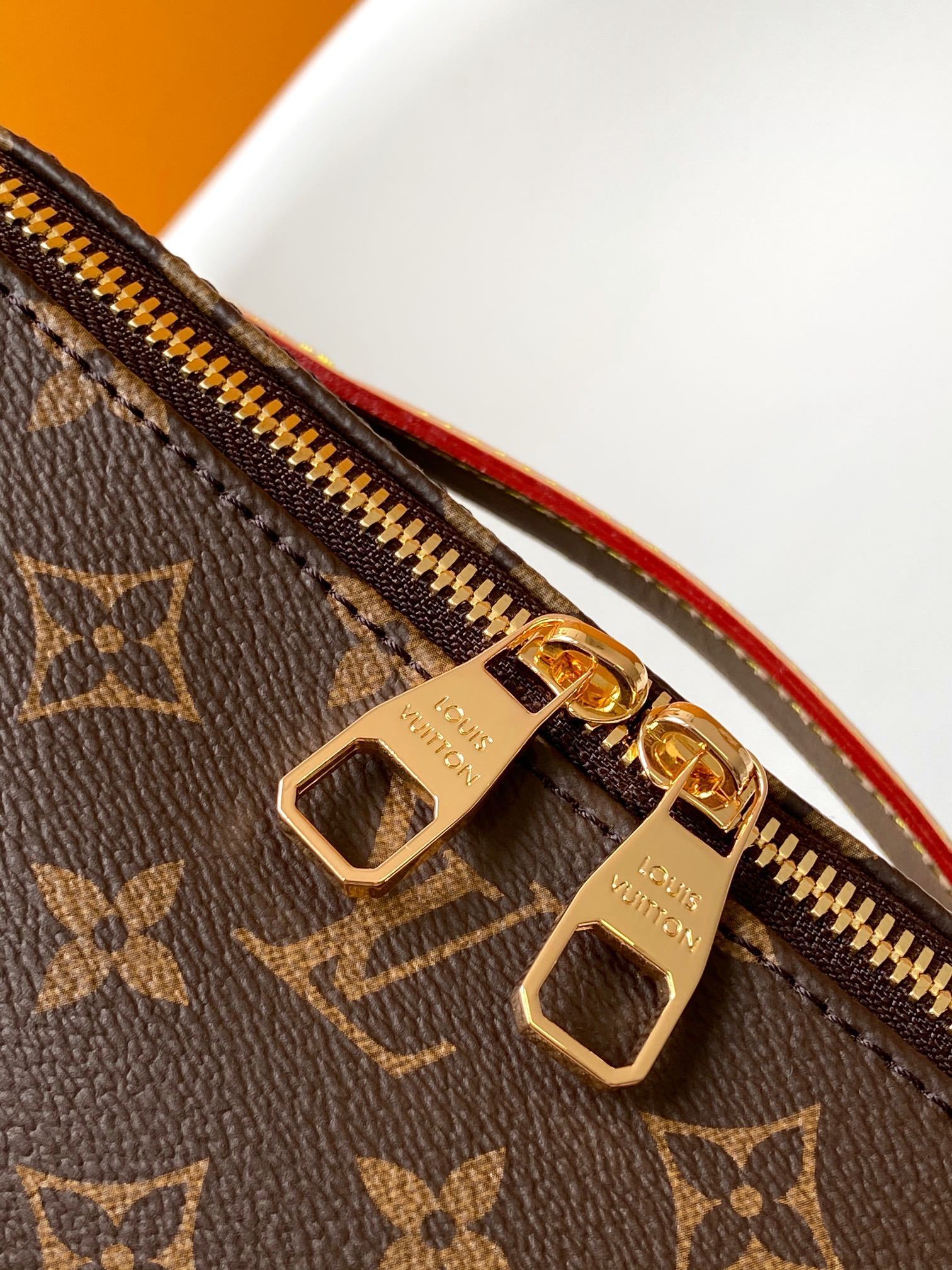 1:1 Replica LV Handbag