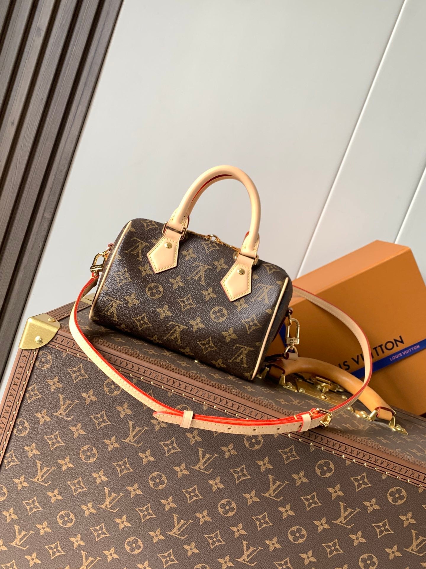 1:1 Replica LV Pillow Bag