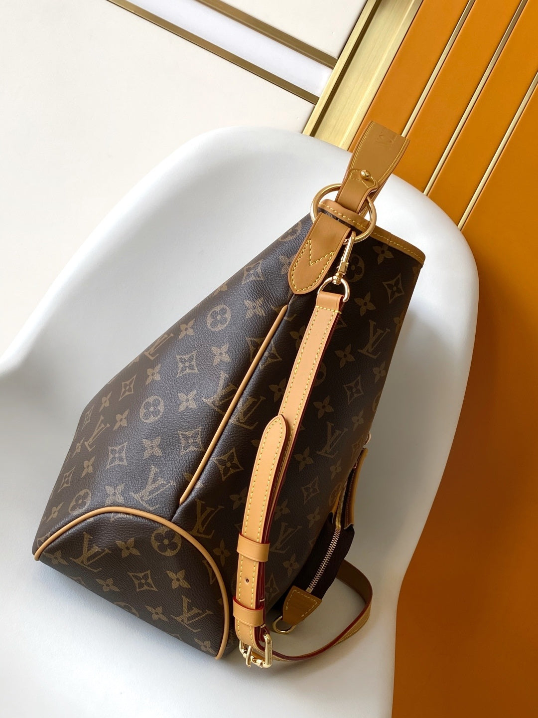 1:1 Replica LV crossbody bag